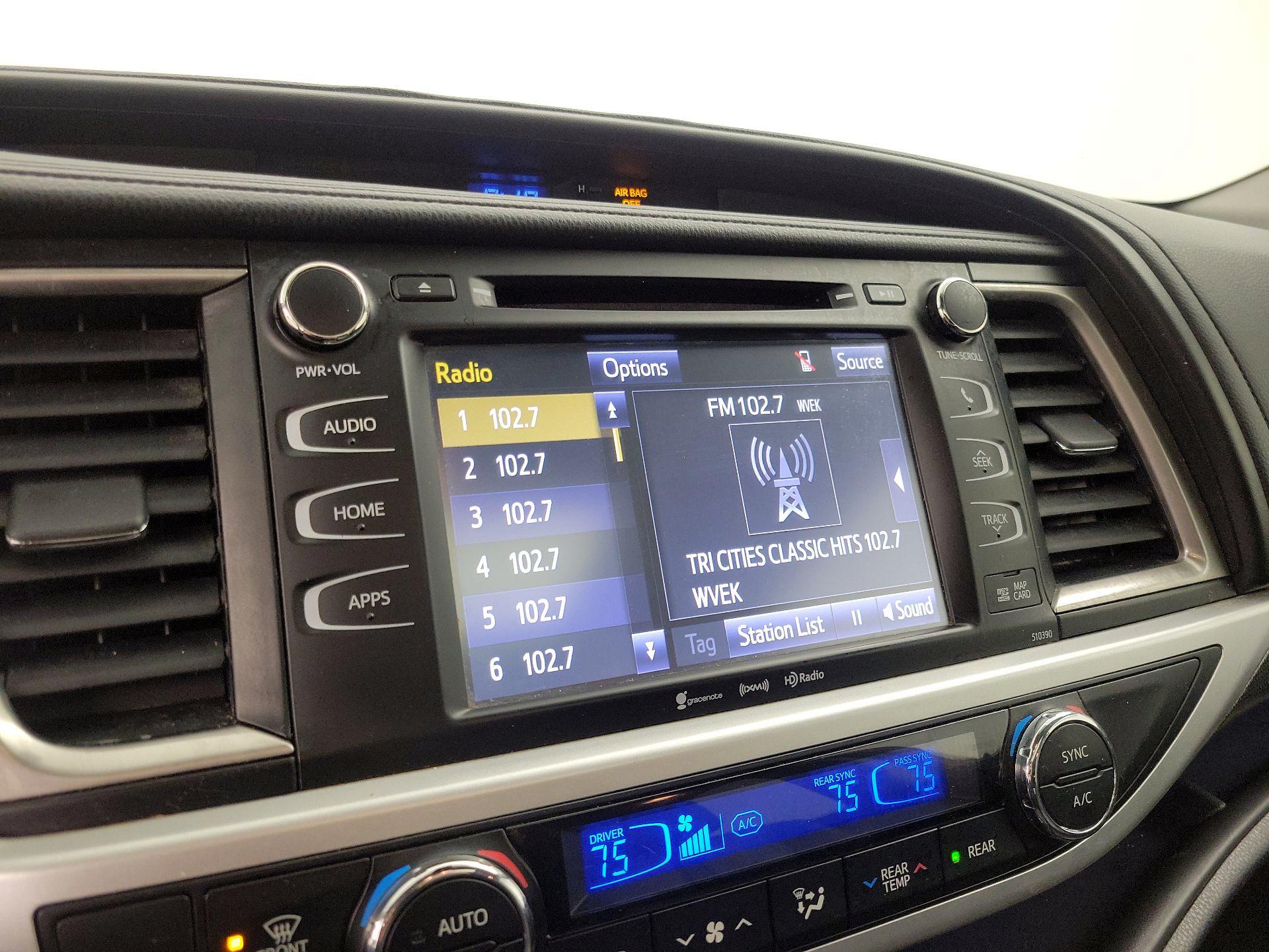 Thumbnail: 2019 Toyota Highlander - 15