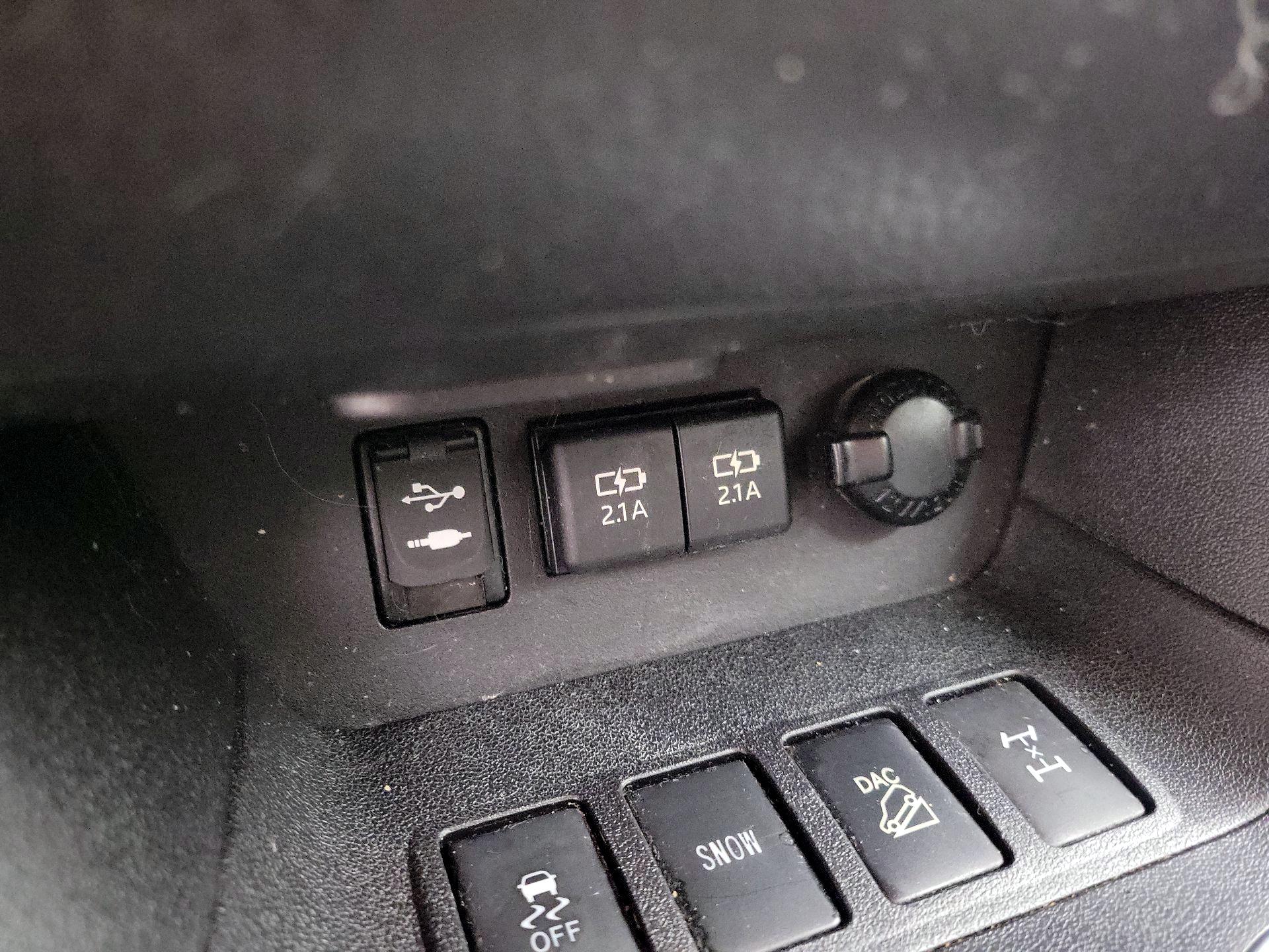 Thumbnail: 2019 Toyota Highlander - 18