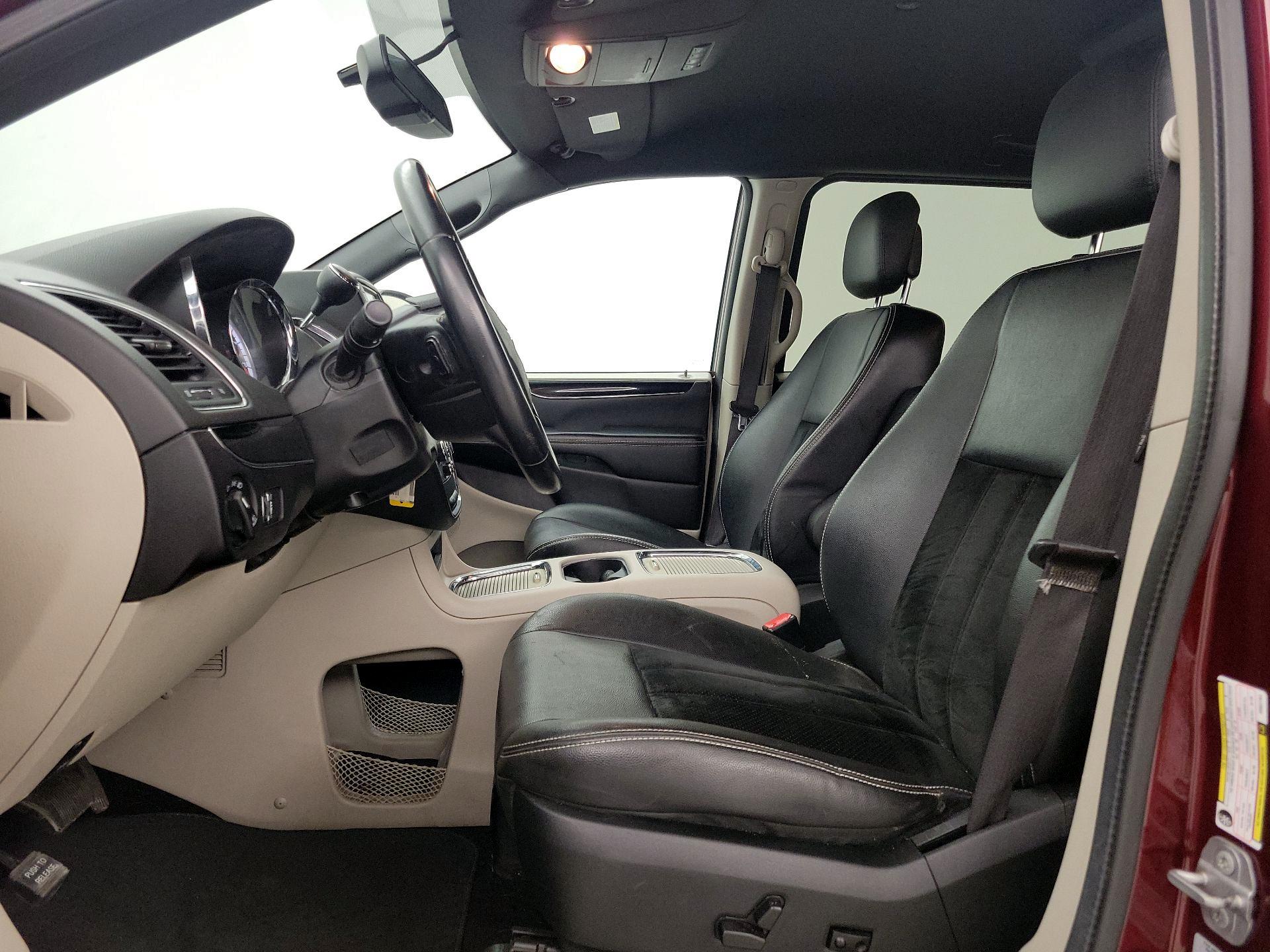 Thumbnail: 2017 Dodge Grand Caravan - 11