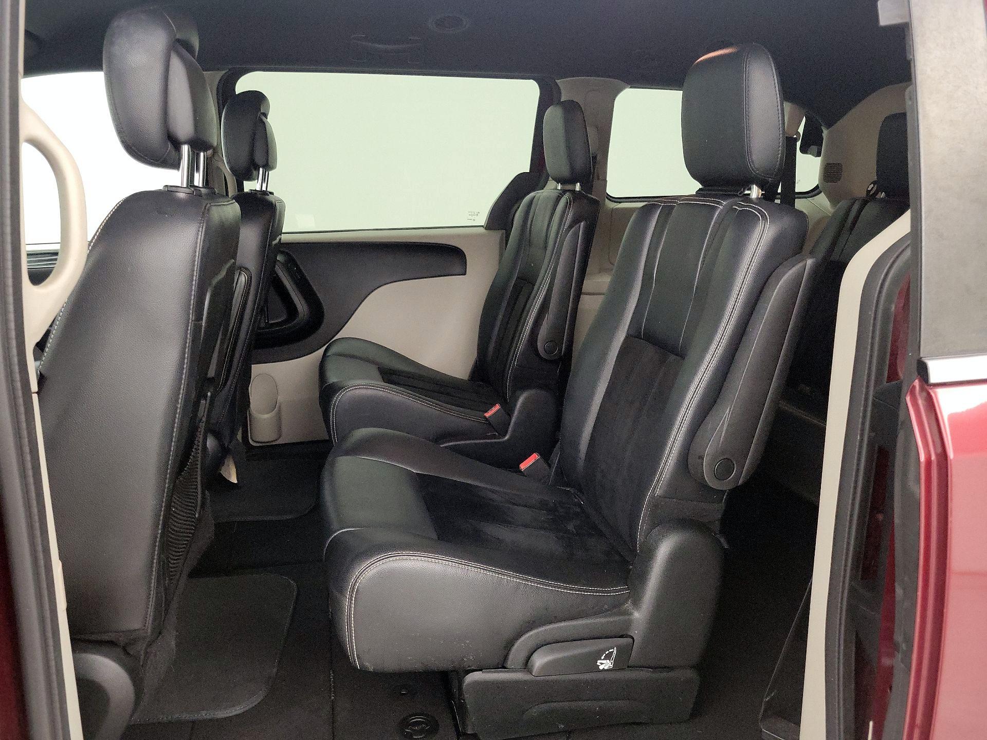 Thumbnail: 2017 Dodge Grand Caravan - 18