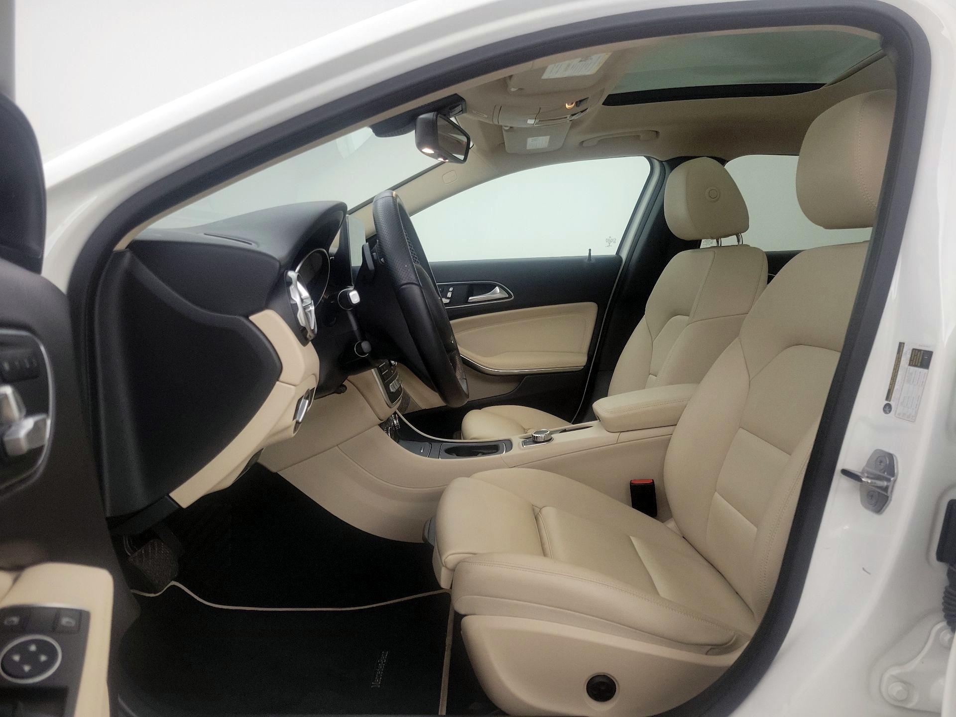 Thumbnail: 2019 Mercedes-Benz GLA - 11