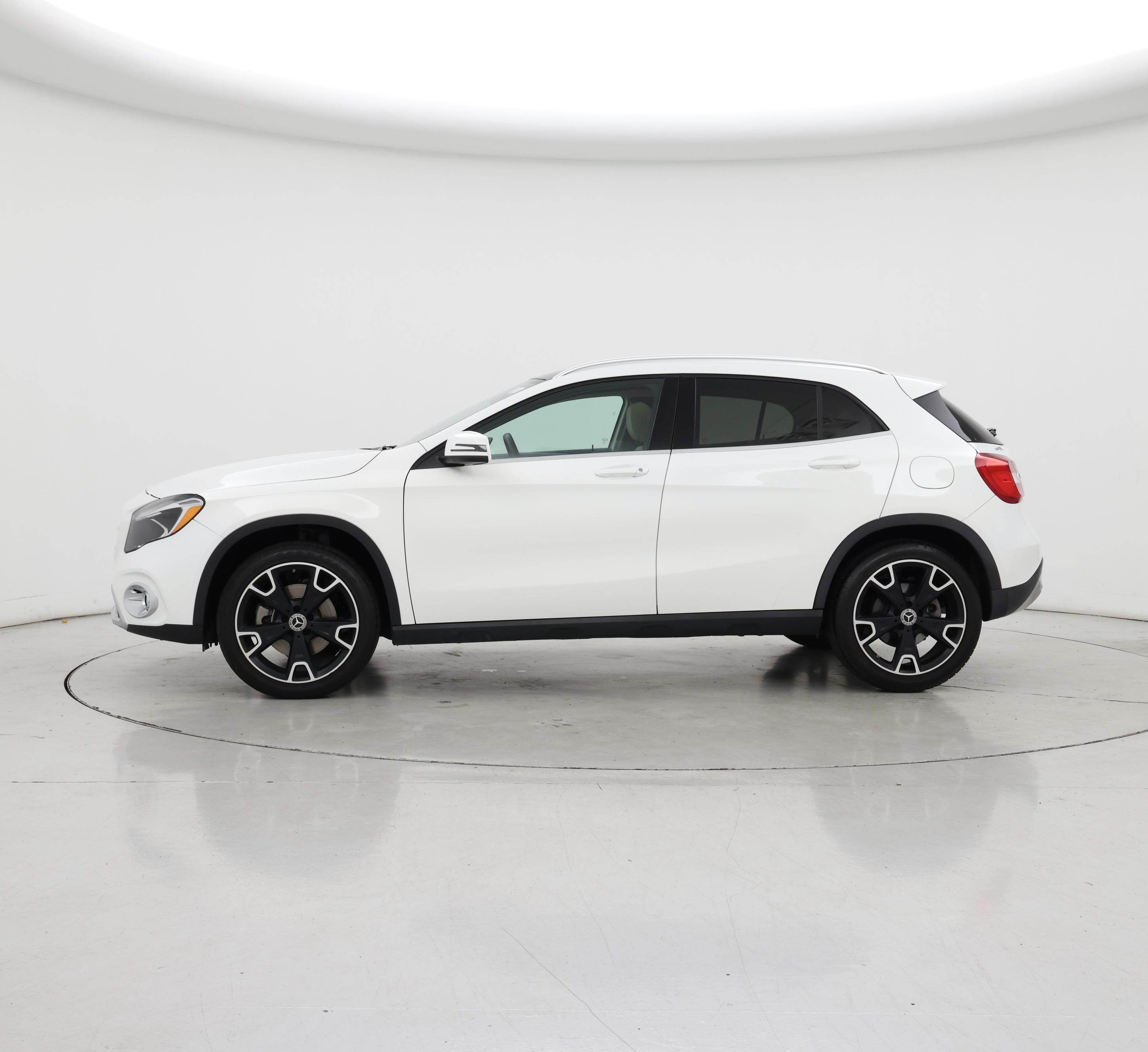 Thumbnail: 2019 Mercedes-Benz GLA - 3