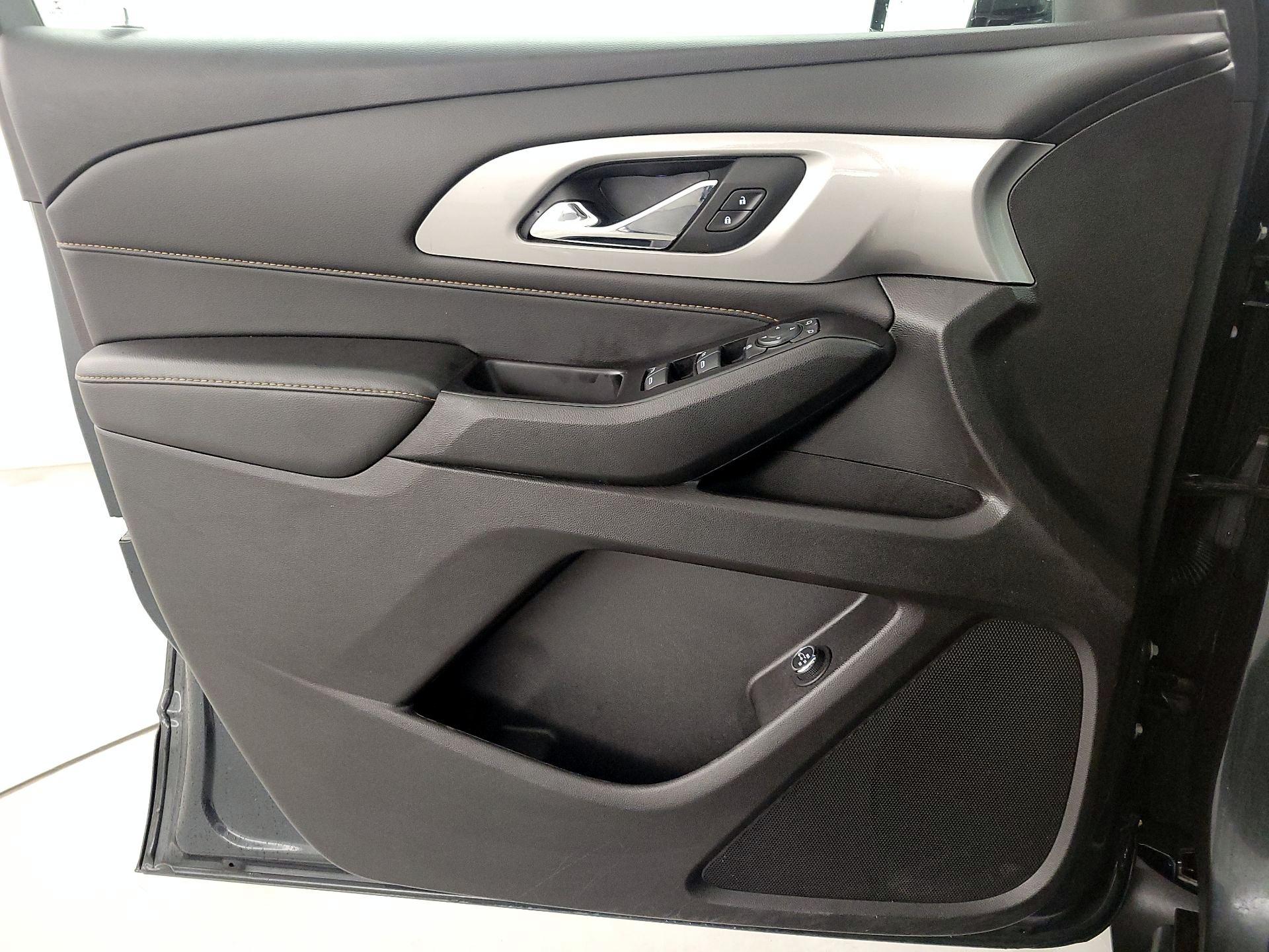 Thumbnail: 2018 Chevrolet Traverse - 12