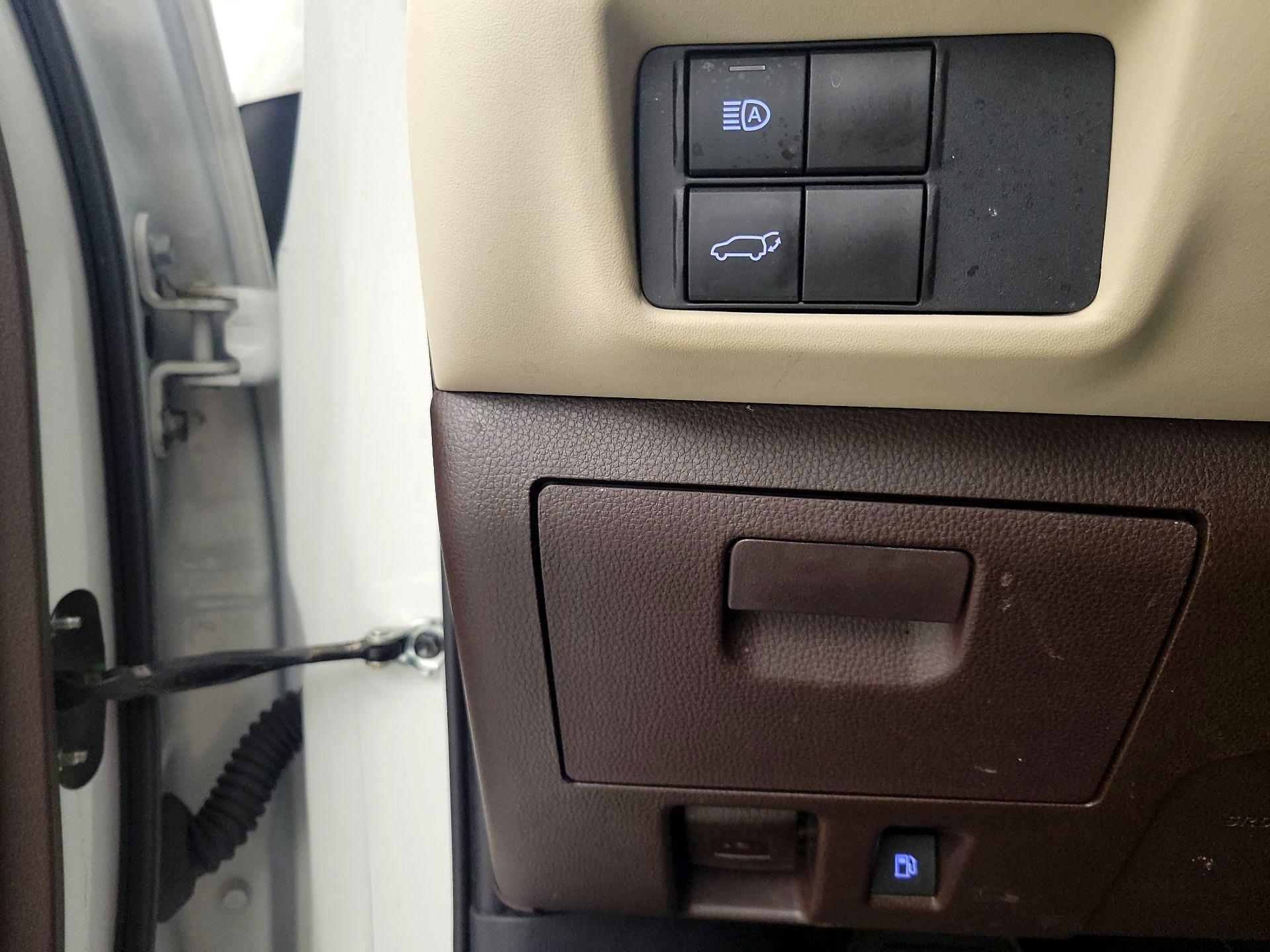 Thumbnail: 2021 Toyota Highlander - 13