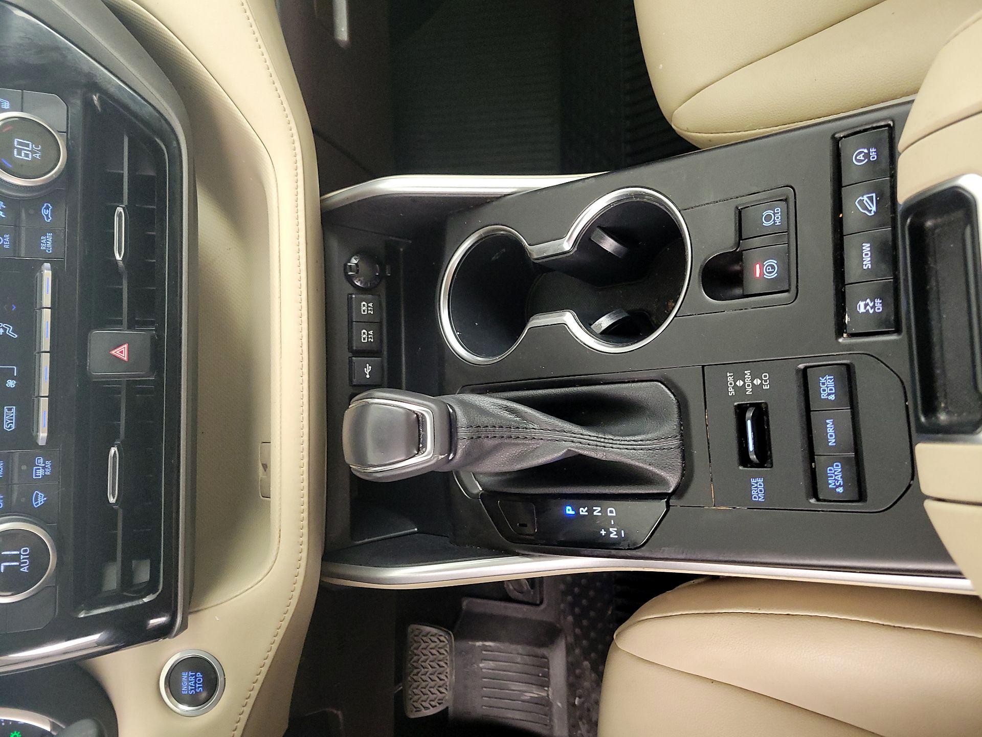 Thumbnail: 2021 Toyota Highlander - 17