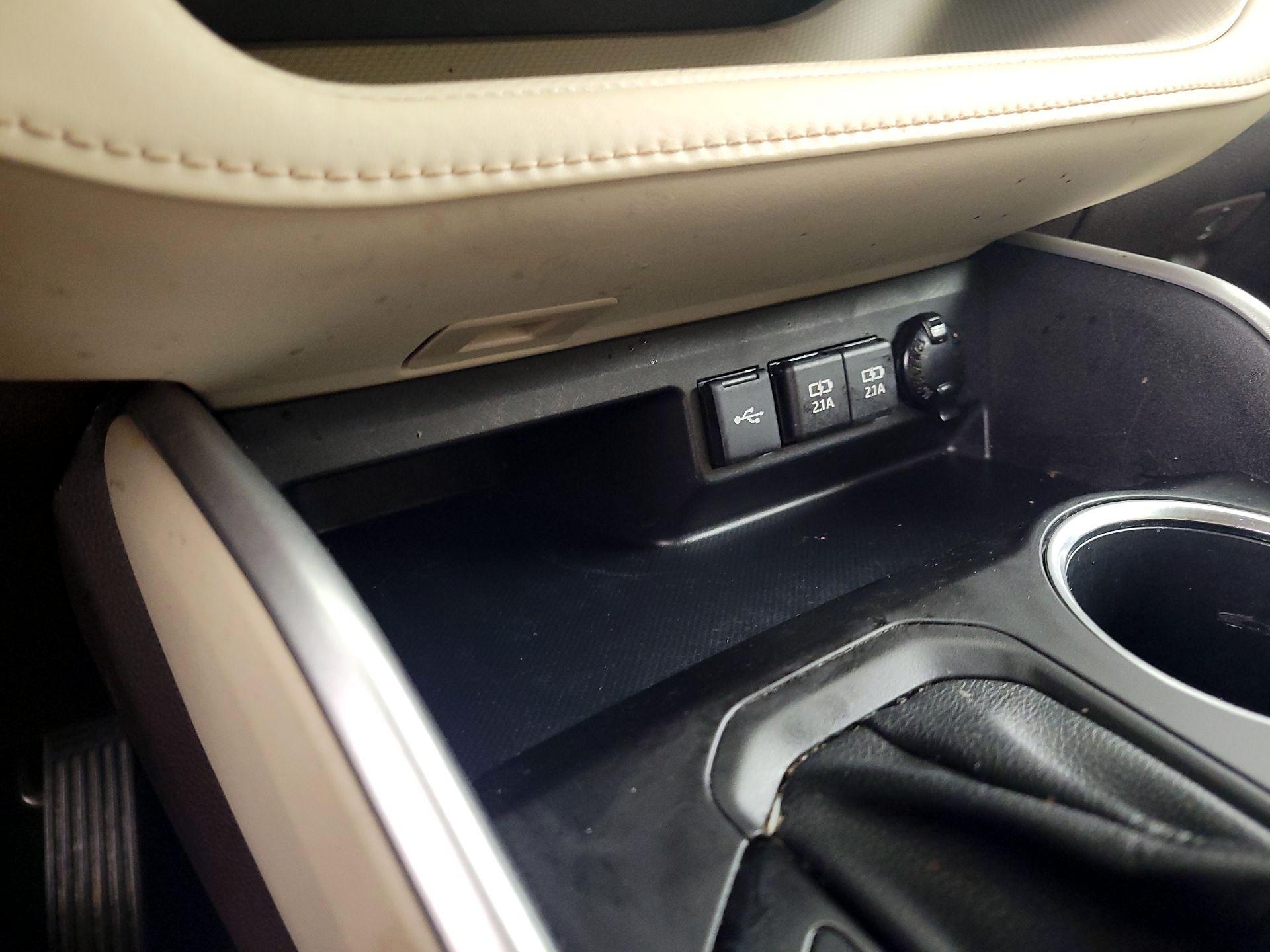 Thumbnail: 2021 Toyota Highlander - 18