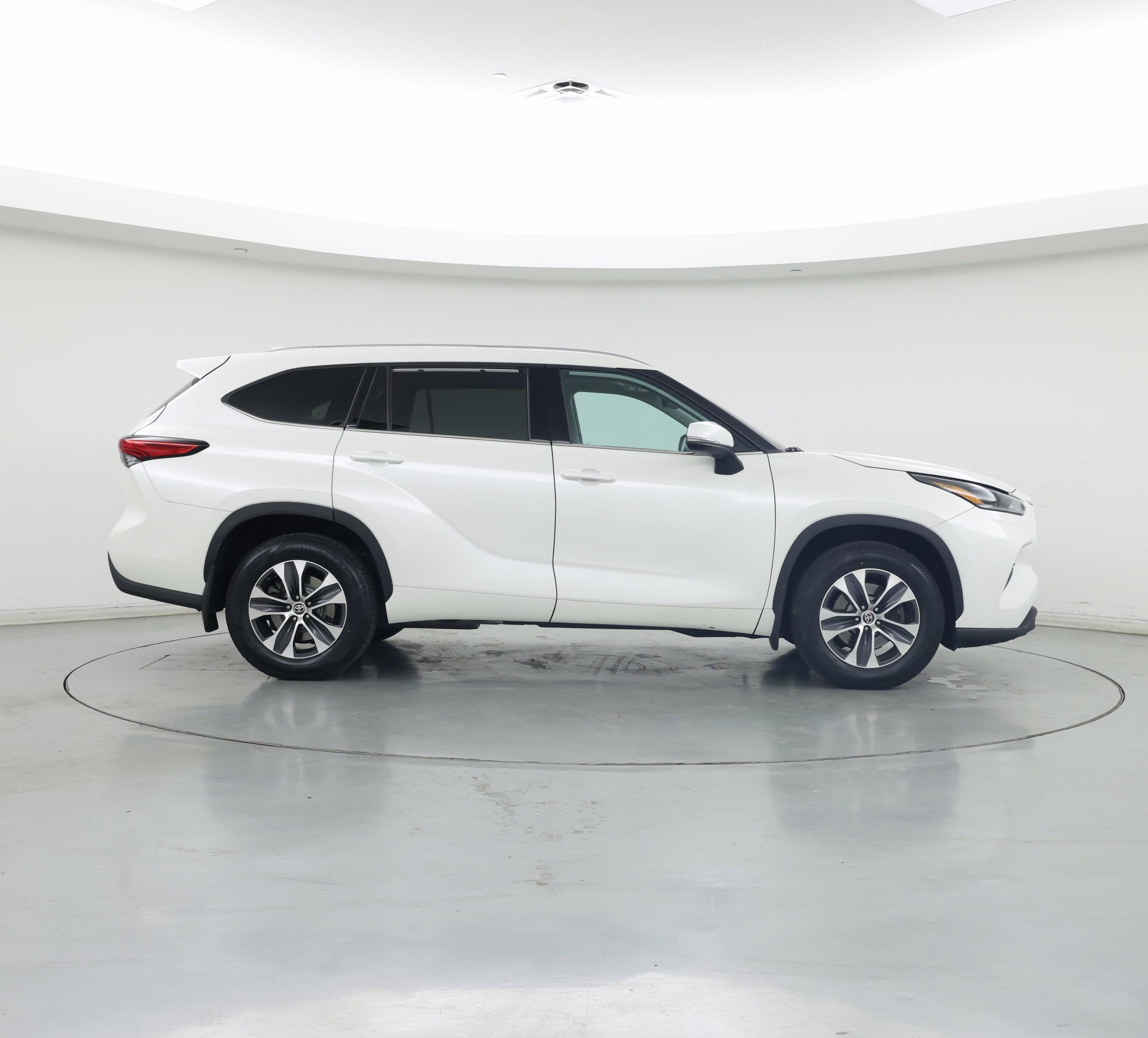 Thumbnail: 2021 Toyota Highlander - 7