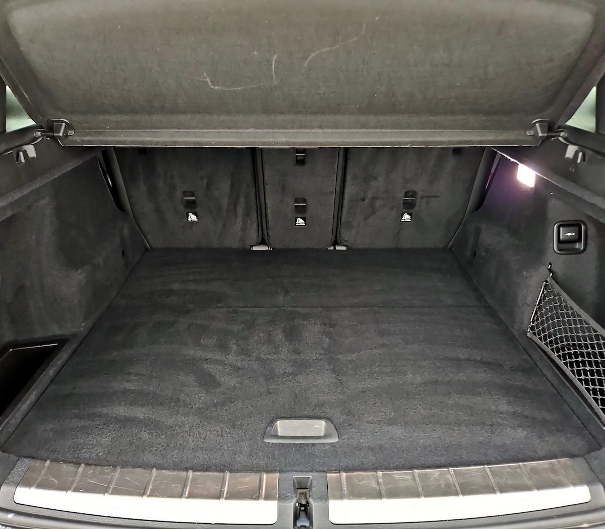 Trunk/Cargo (Seats Up)