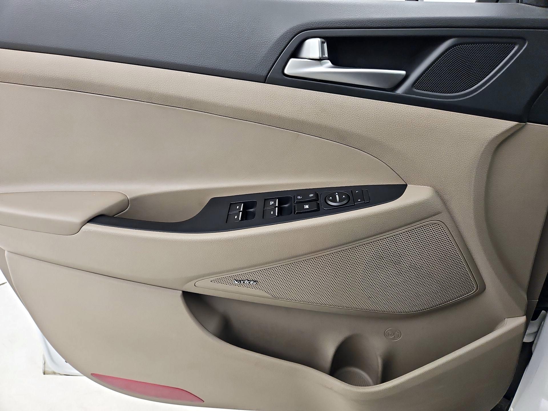 Thumbnail: 2020 Hyundai Tucson - 12