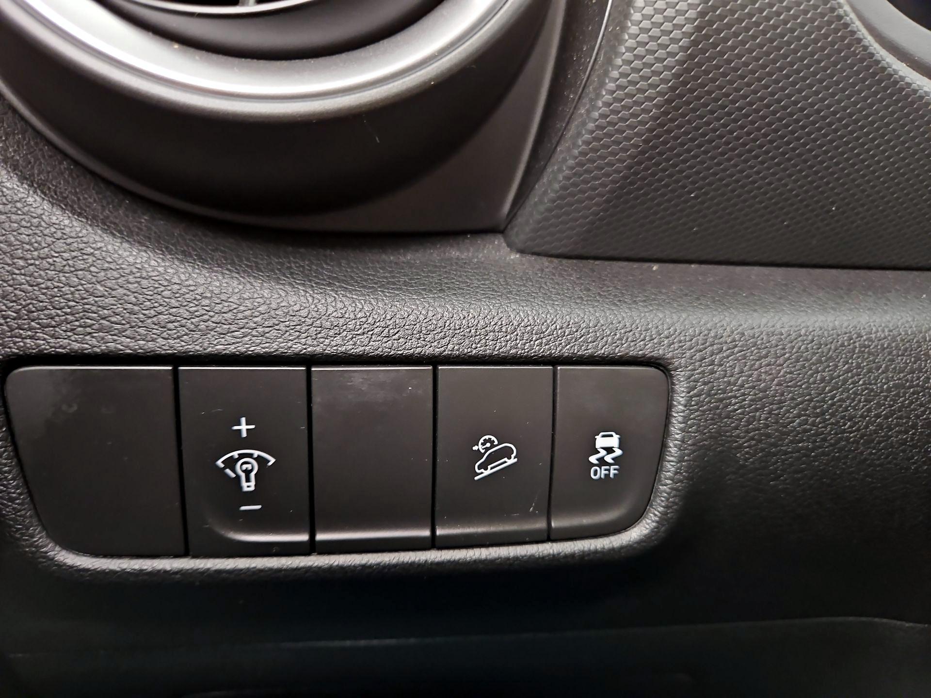 Thumbnail: 2022 Hyundai Kona - 13