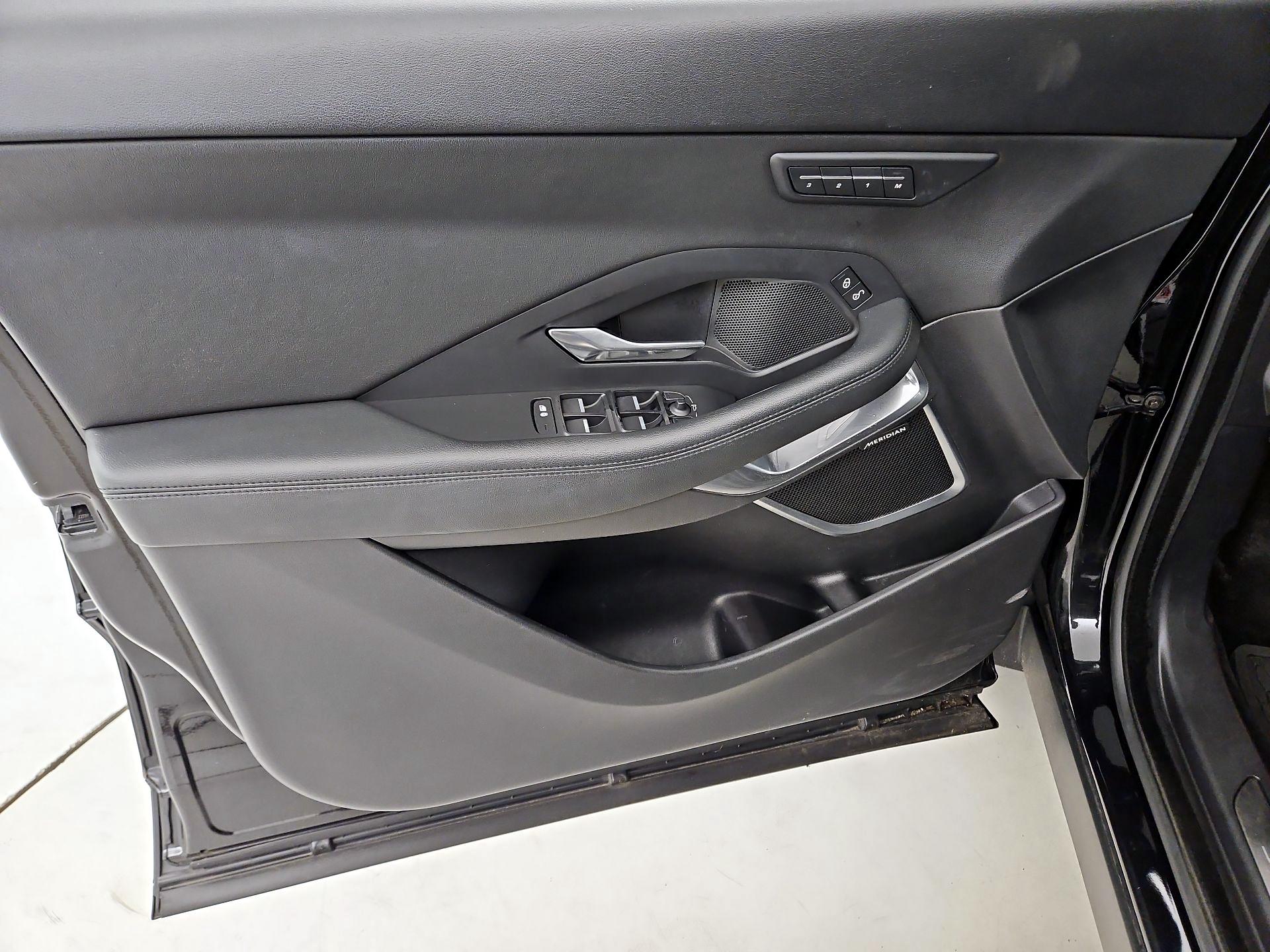 Thumbnail: 2020 Jaguar E-Pace - 12