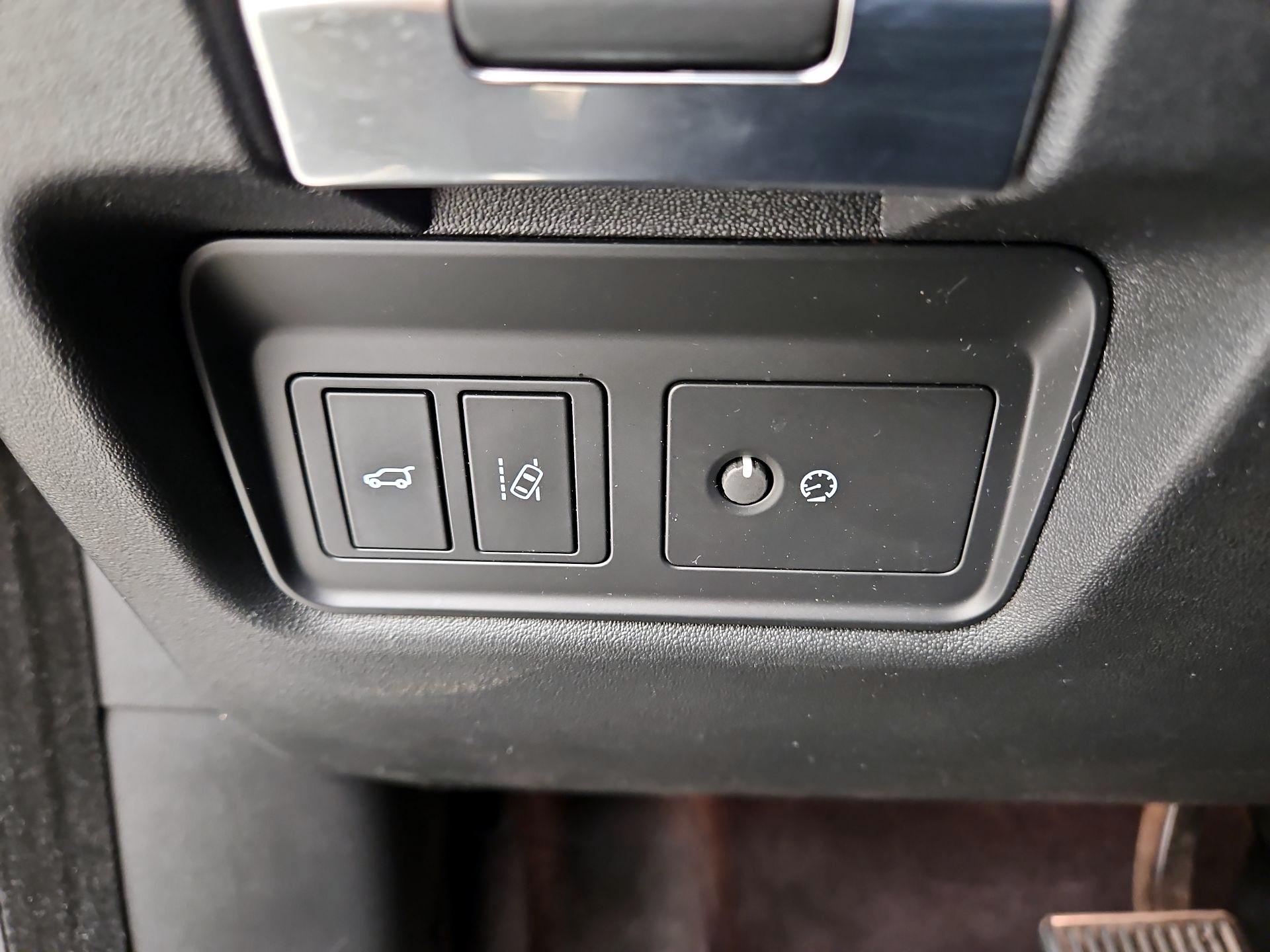 Thumbnail: 2020 Jaguar E-Pace - 13