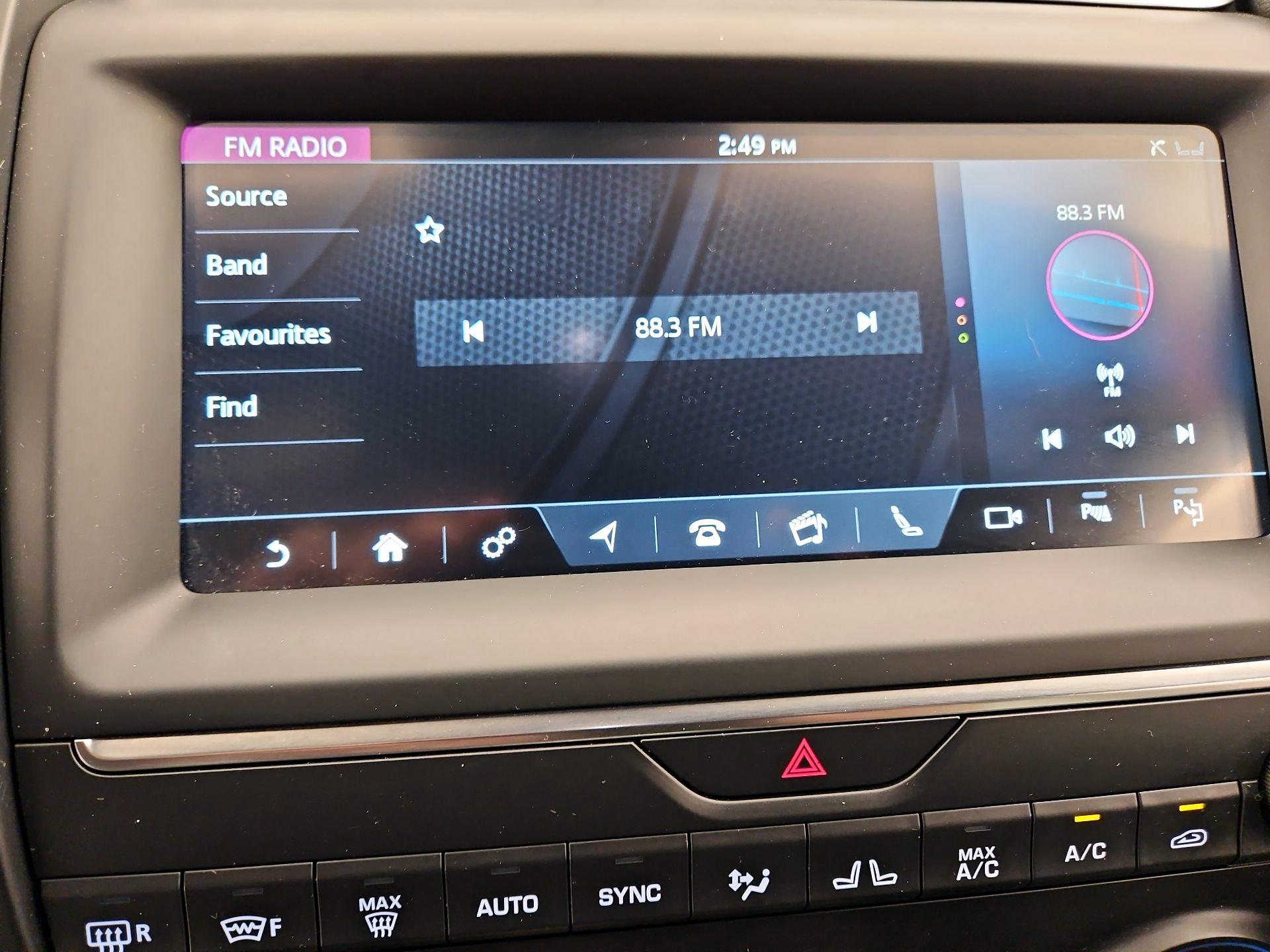 Thumbnail: 2020 Jaguar E-Pace - 16