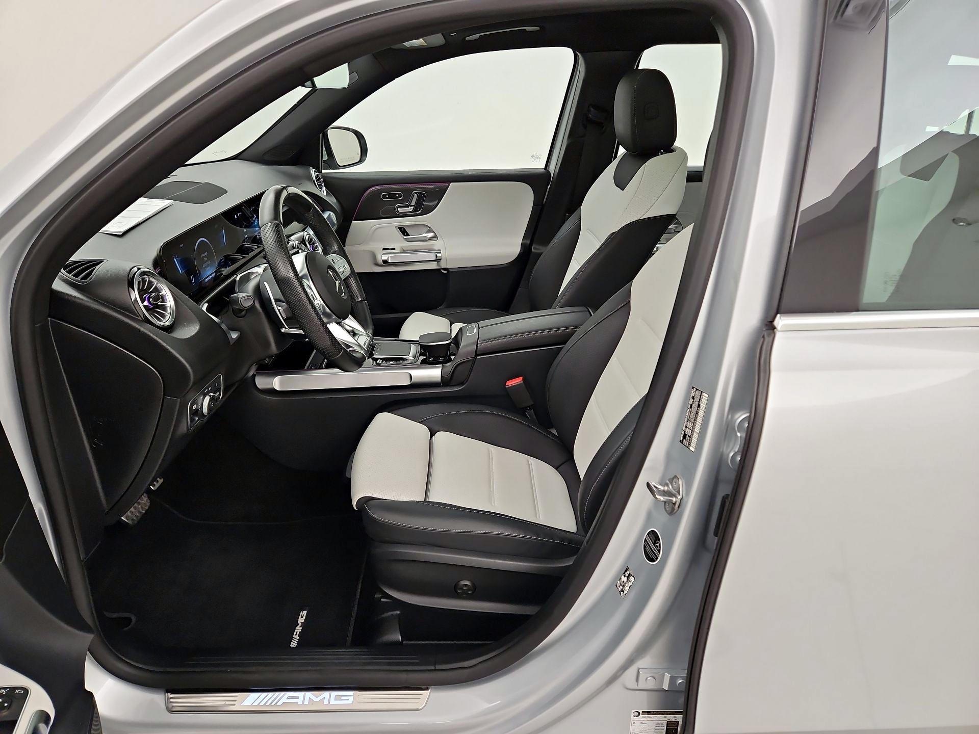 Thumbnail: 2022 Mercedes-Benz GLB - 11