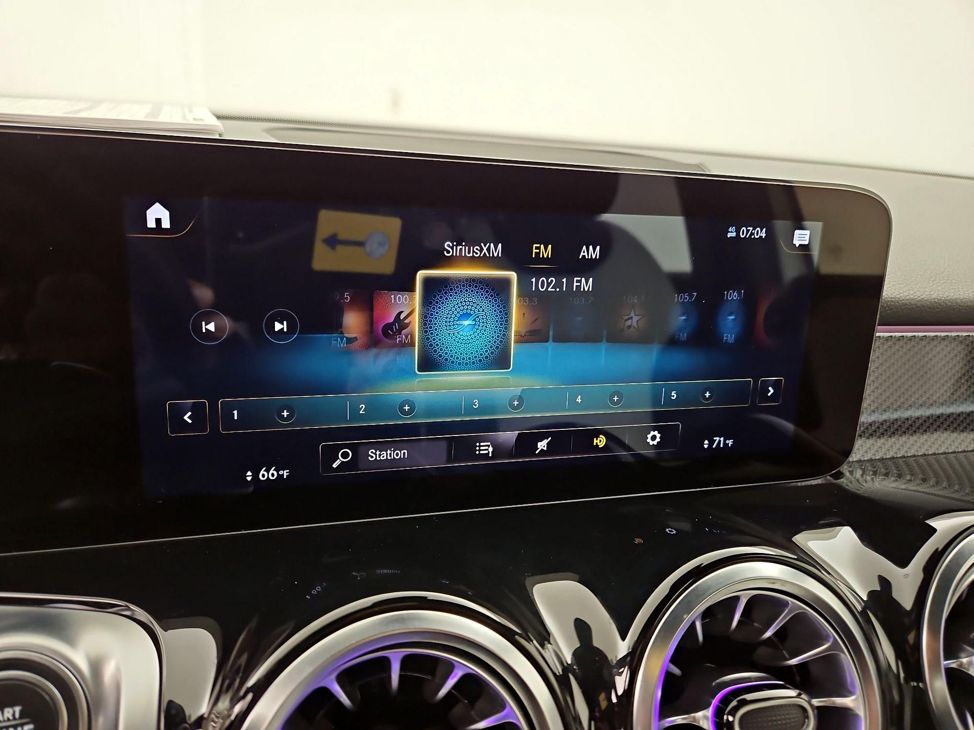 Thumbnail: 2022 Mercedes-Benz GLB - 15