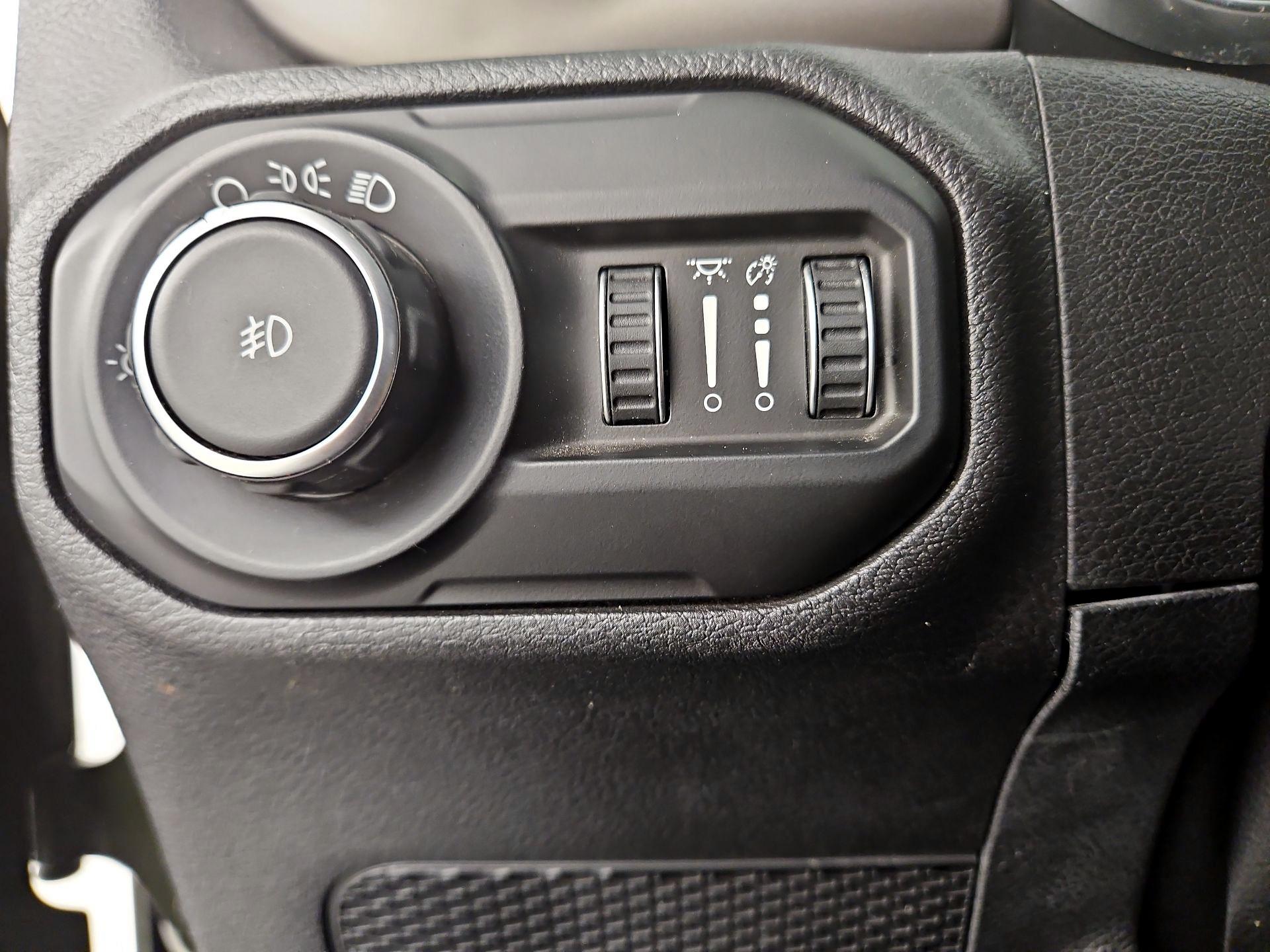 Thumbnail: 2020 Jeep Wrangler - 13