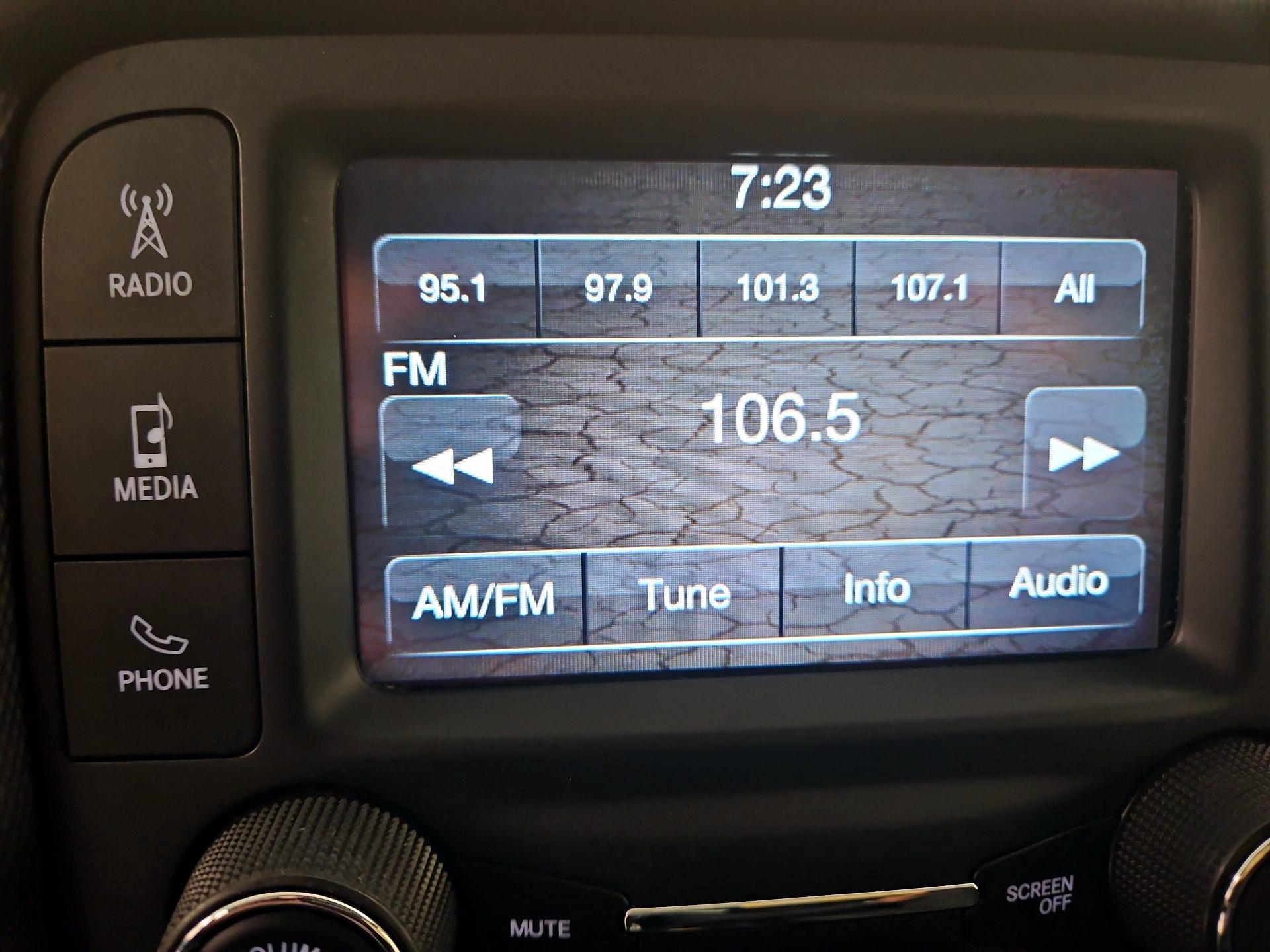 Thumbnail: 2020 Jeep Wrangler - 15