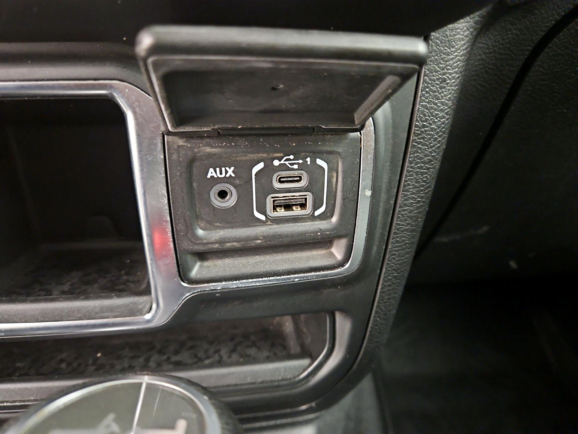 Thumbnail: 2020 Jeep Wrangler - 18