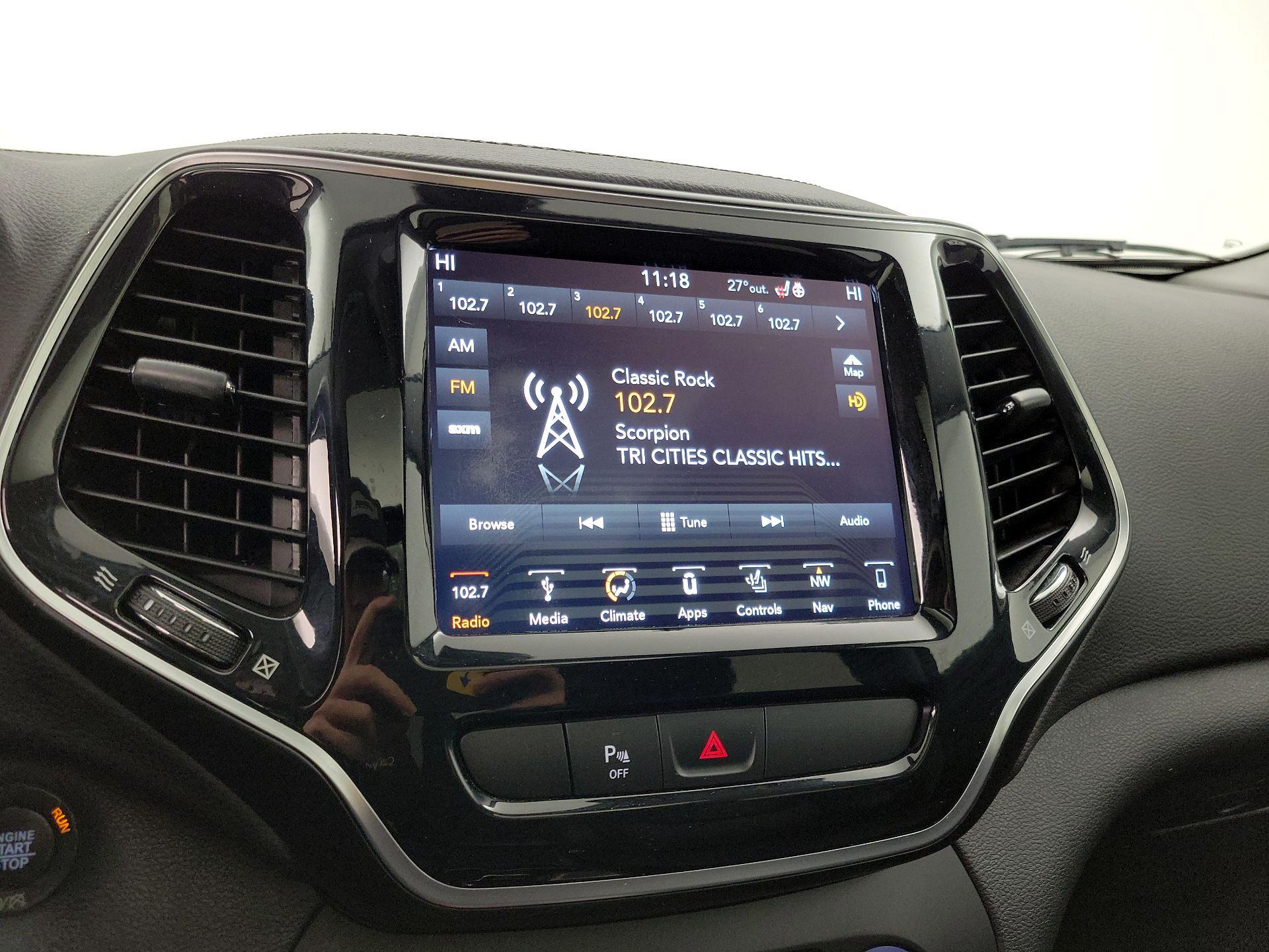 Thumbnail: 2019 Jeep Cherokee - 16