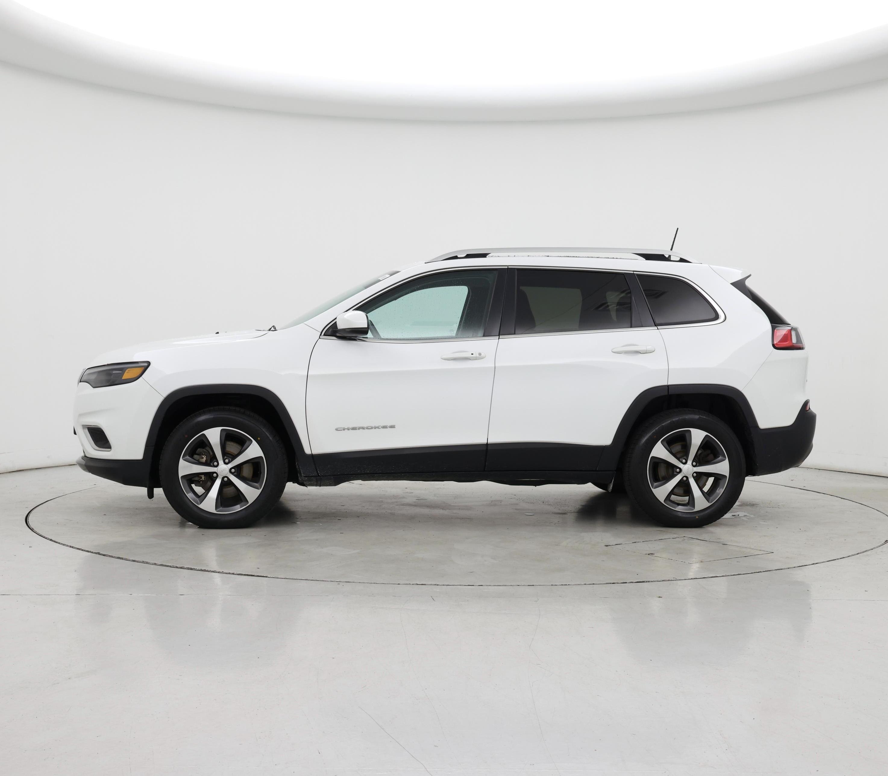 Thumbnail: 2019 Jeep Cherokee - 3