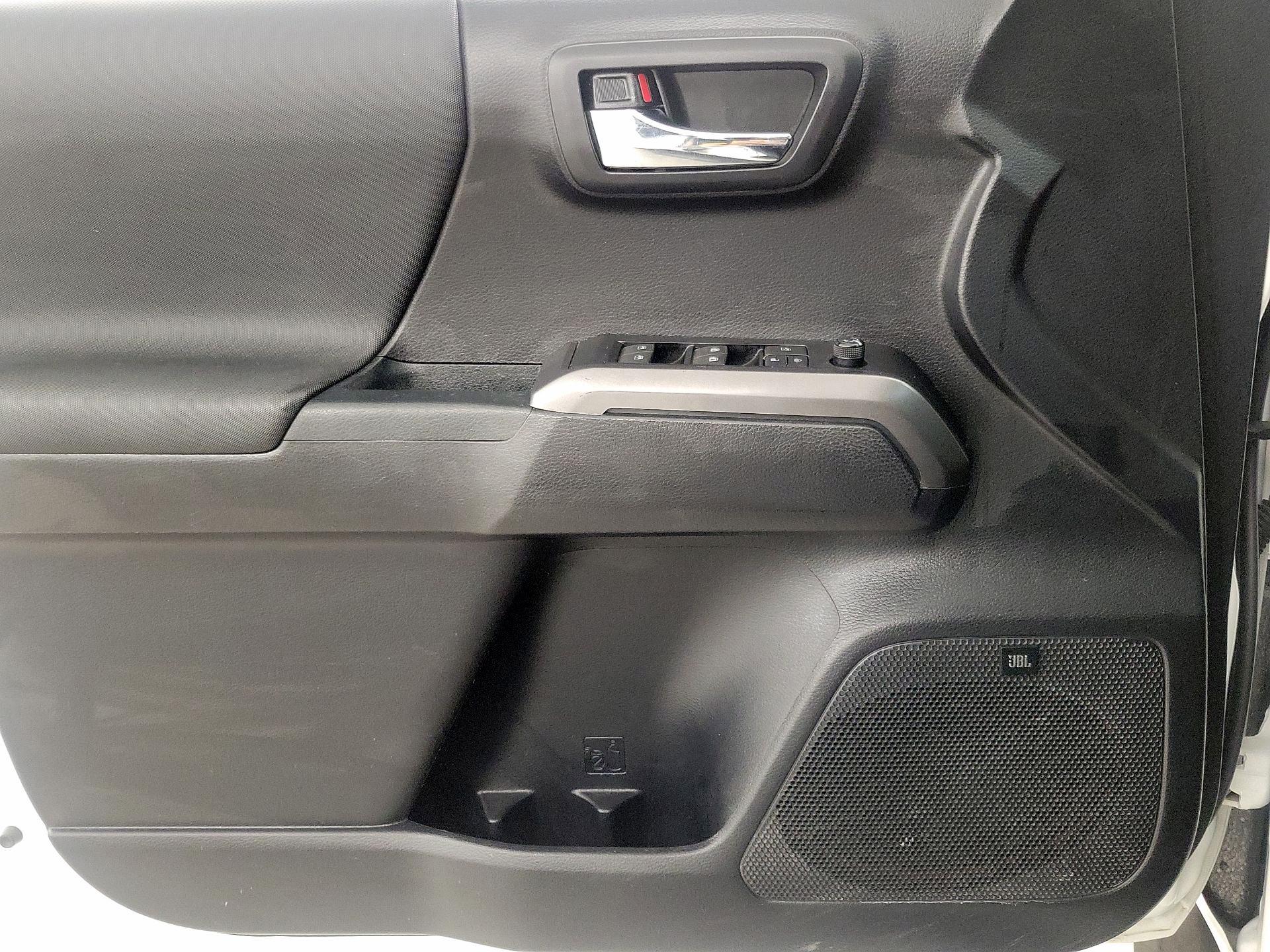 Thumbnail: 2020 Toyota Tacoma - 12