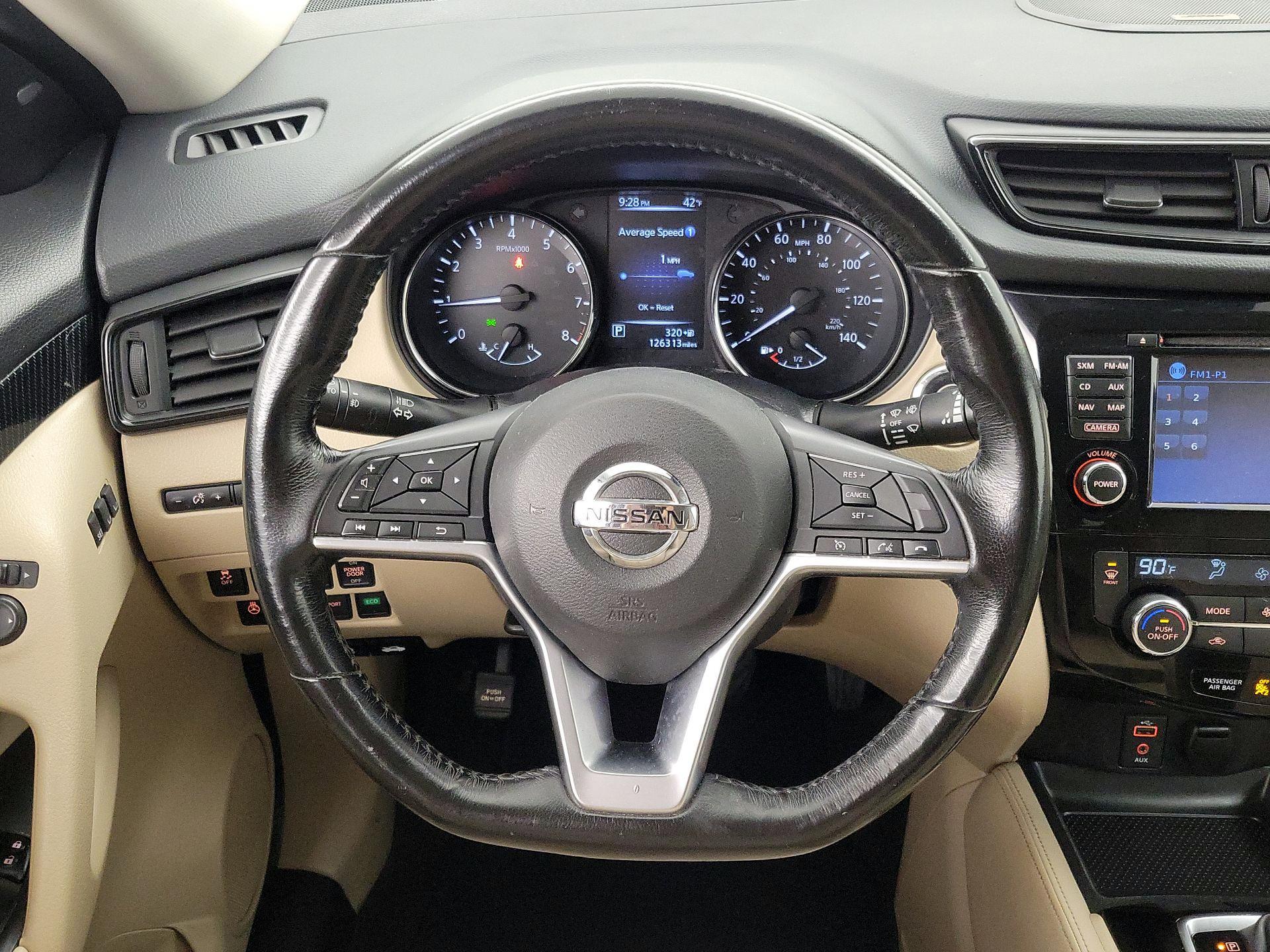 Thumbnail: 2017 Nissan Rogue - 10