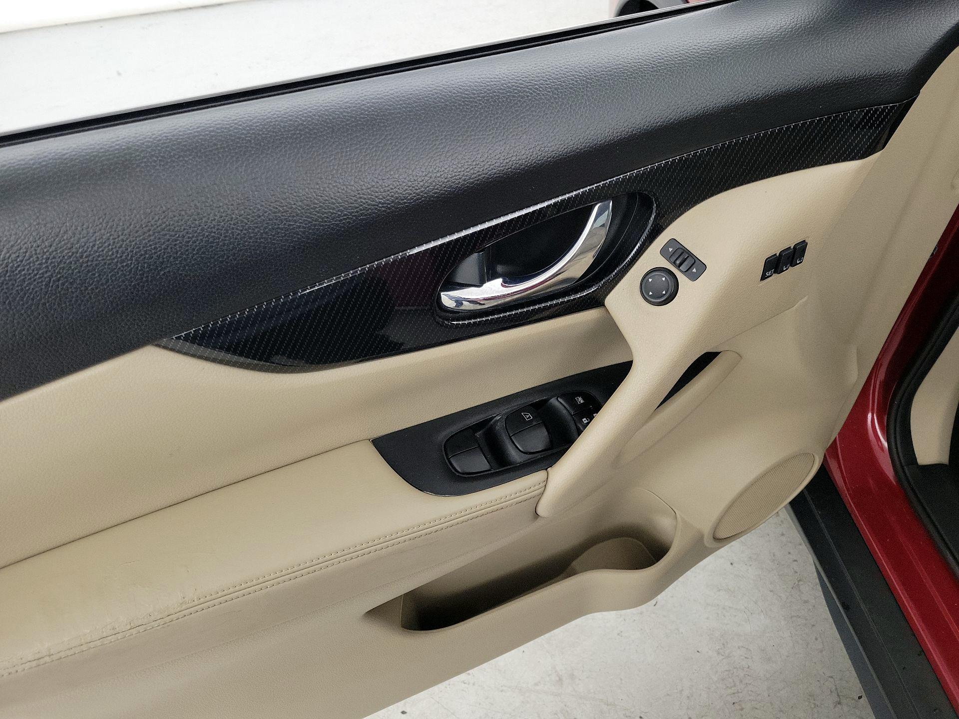 Thumbnail: 2017 Nissan Rogue - 12