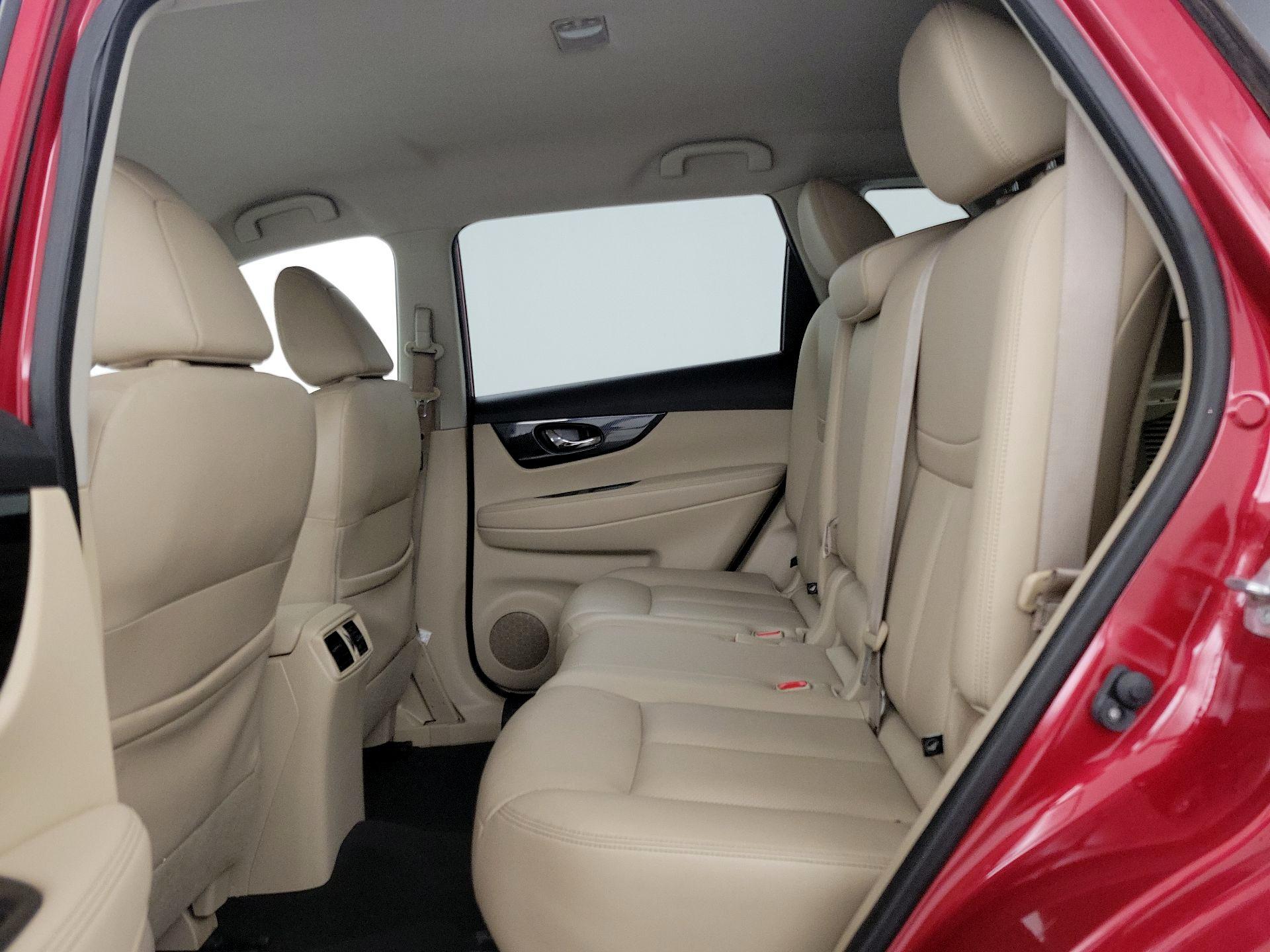 Thumbnail: 2017 Nissan Rogue - 20