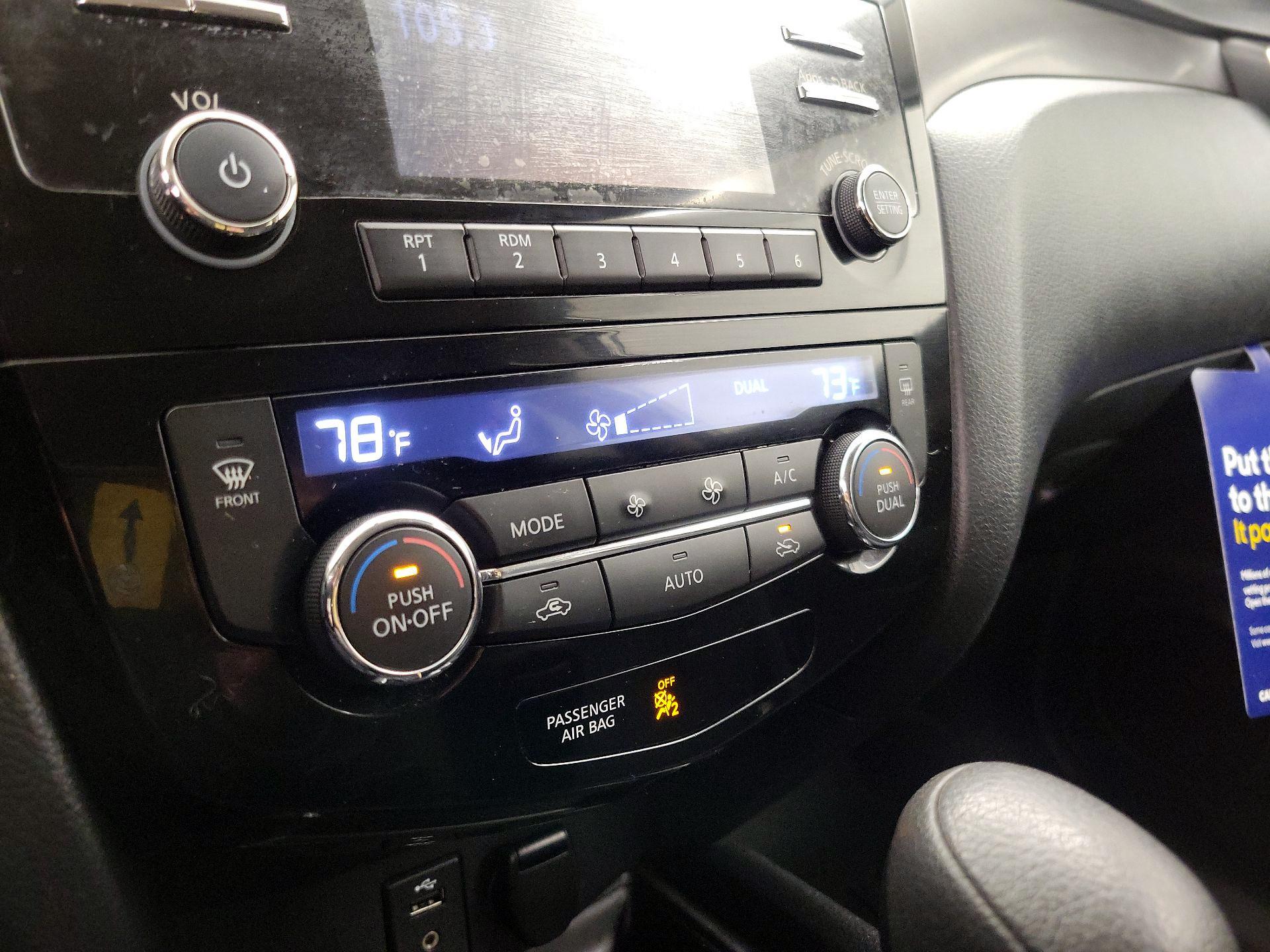 Thumbnail: 2015 Nissan Rogue - 16