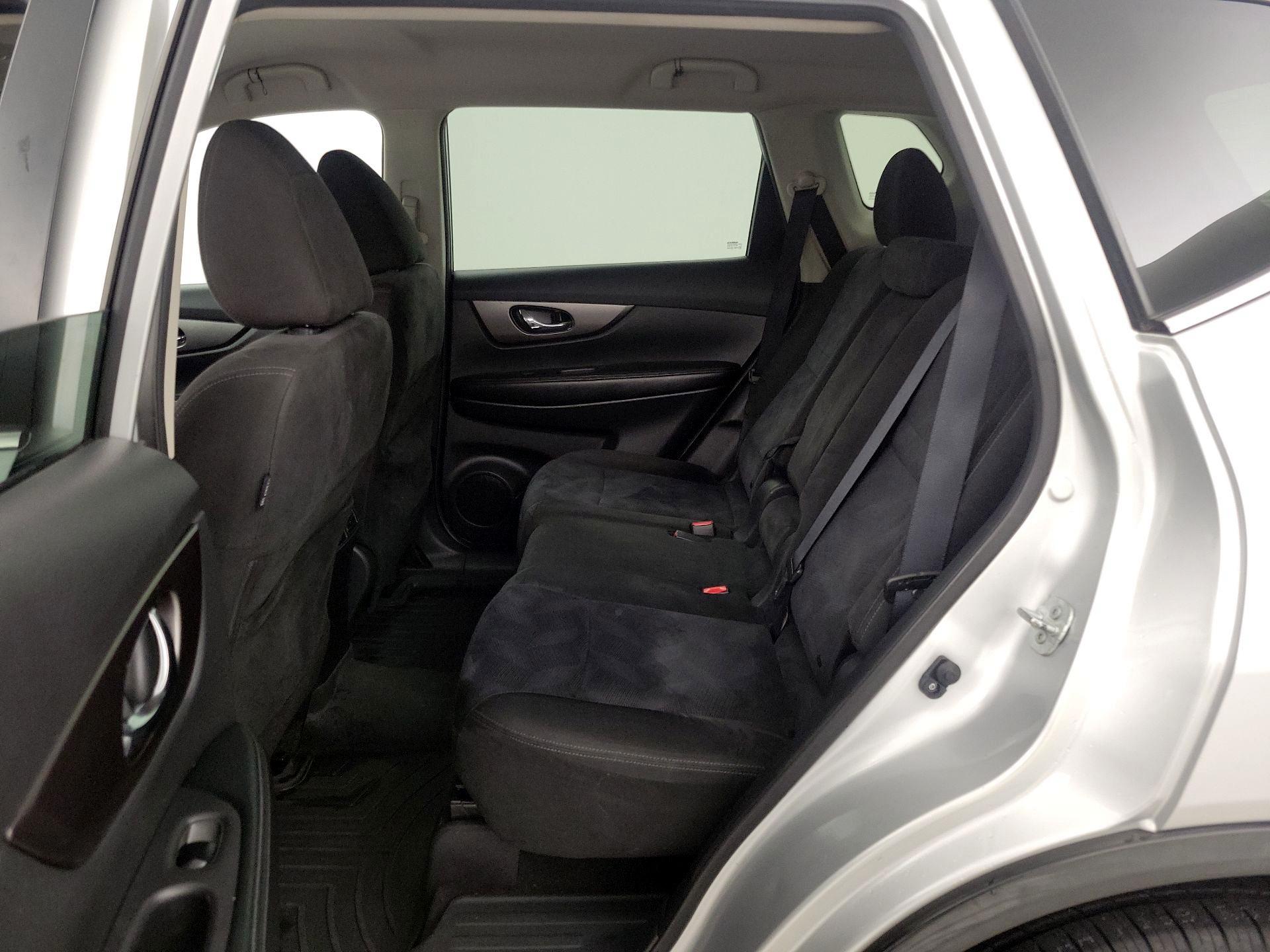 Thumbnail: 2015 Nissan Rogue - 19