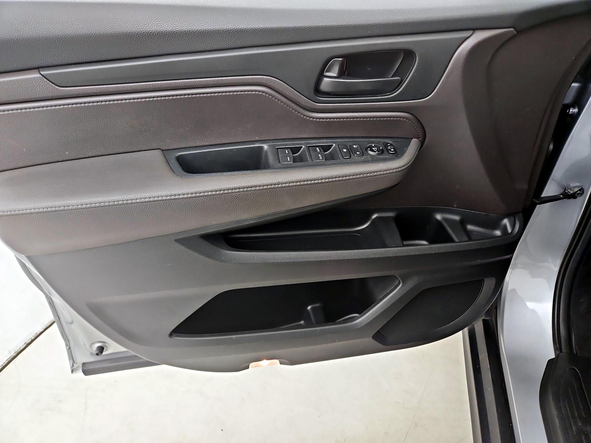 Thumbnail: 2021 Honda Odyssey - 12