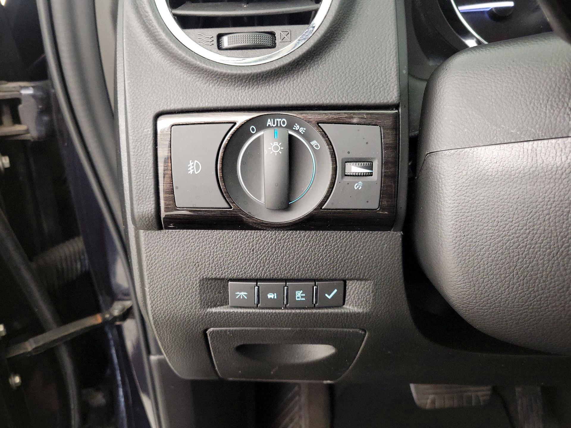 Thumbnail: 2015 Chevrolet Captiva Sport - 13