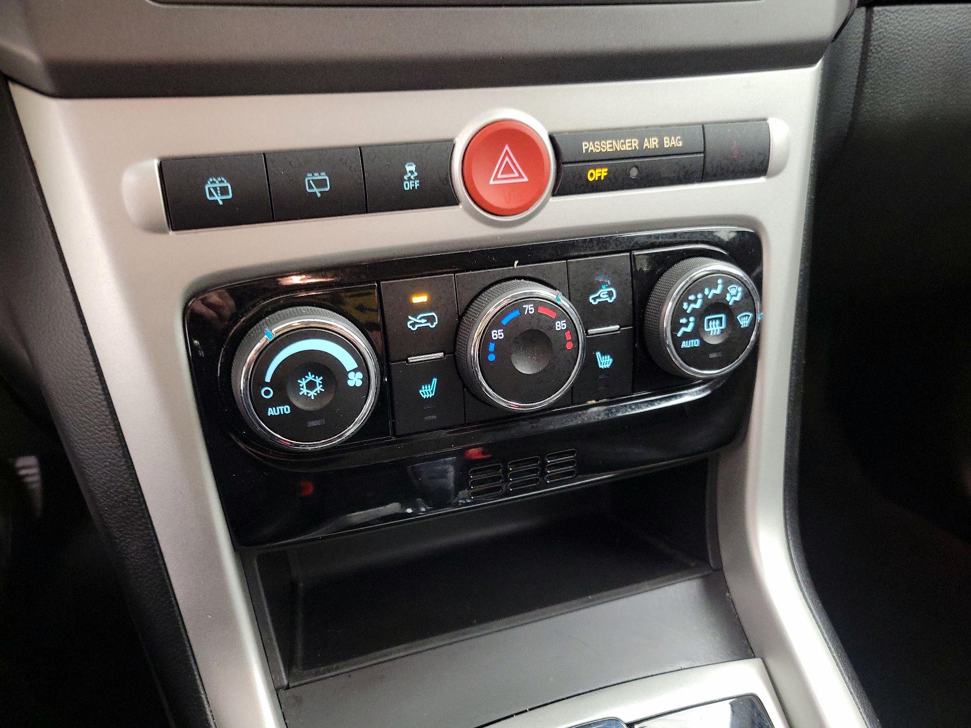 Thumbnail: 2015 Chevrolet Captiva Sport - 16