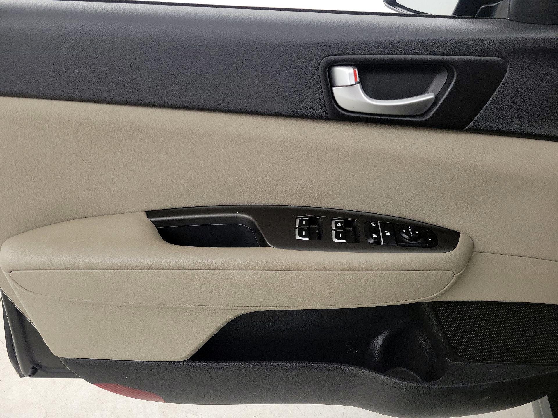 Thumbnail: 2018 Kia Optima - 12