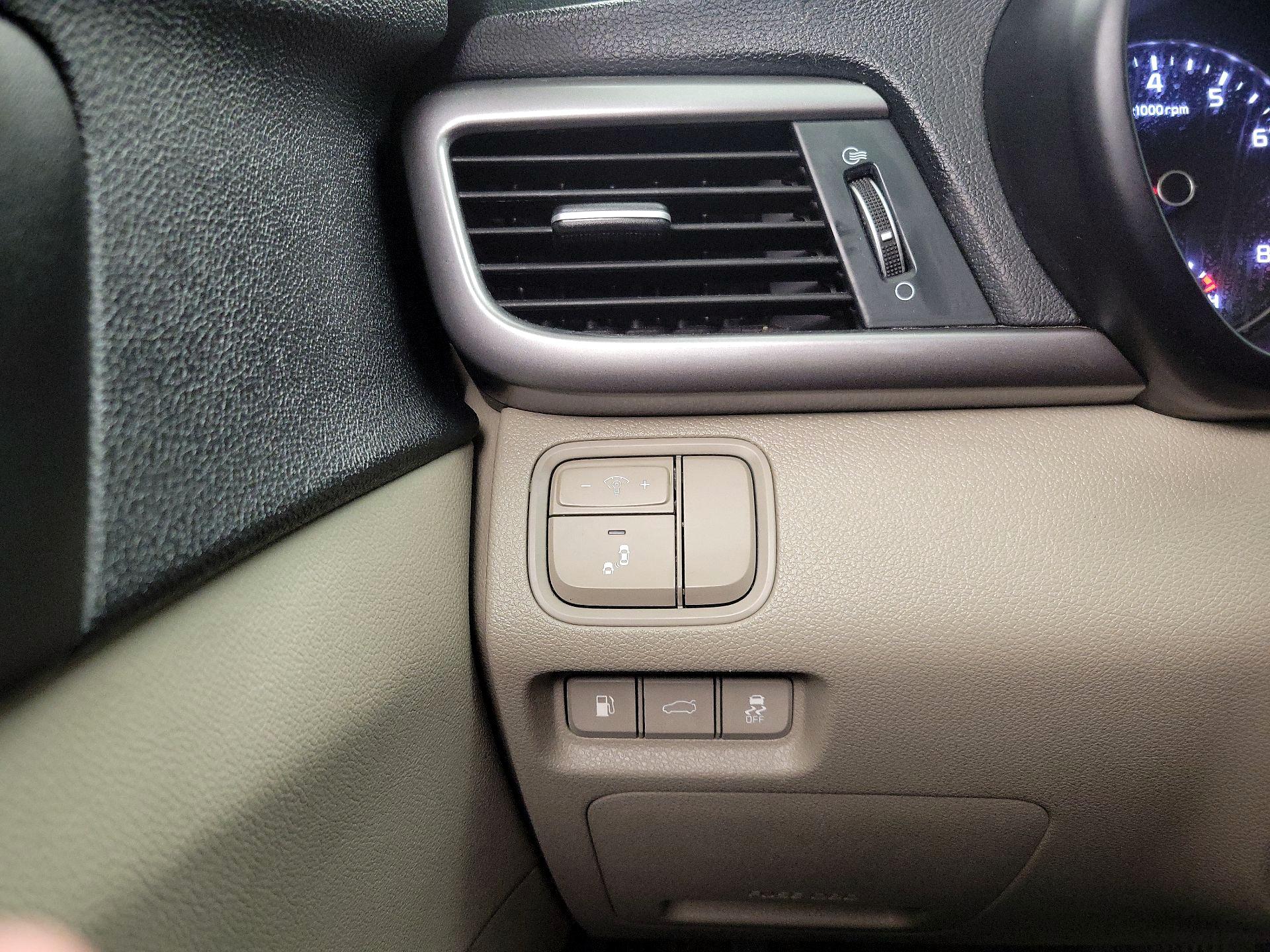 Thumbnail: 2018 Kia Optima - 13