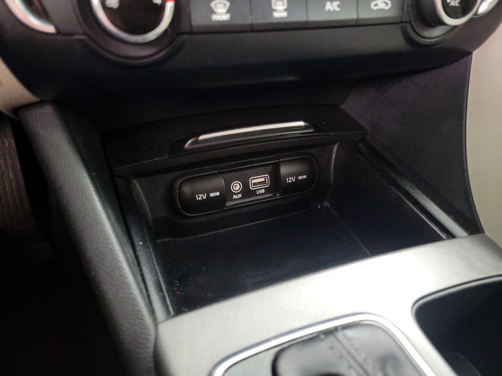 Thumbnail: 2018 Kia Optima - 18