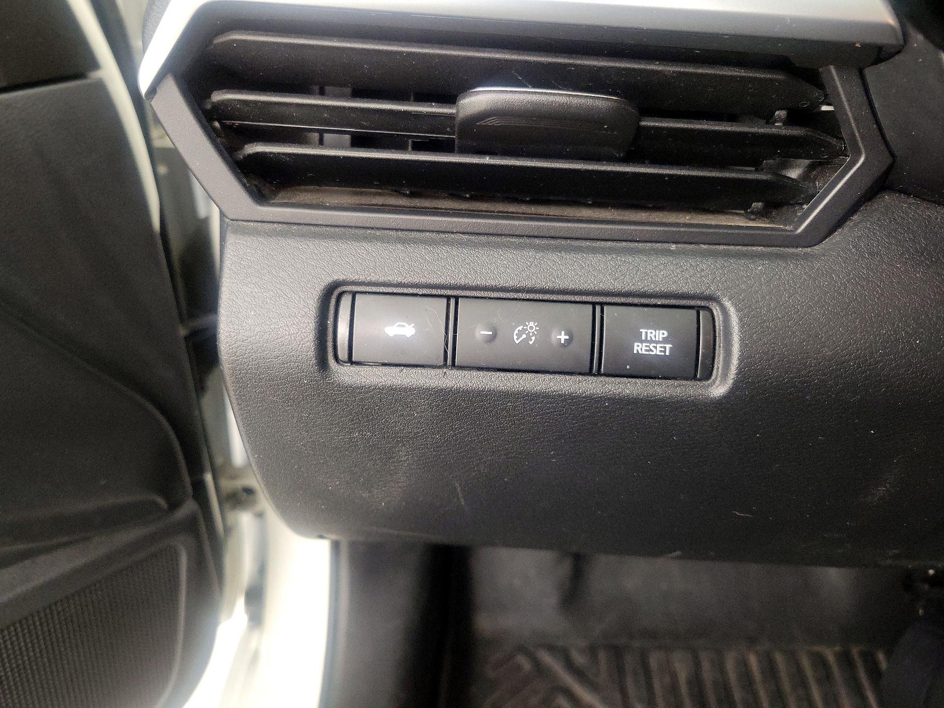 Thumbnail: 2021 Nissan Altima - 13