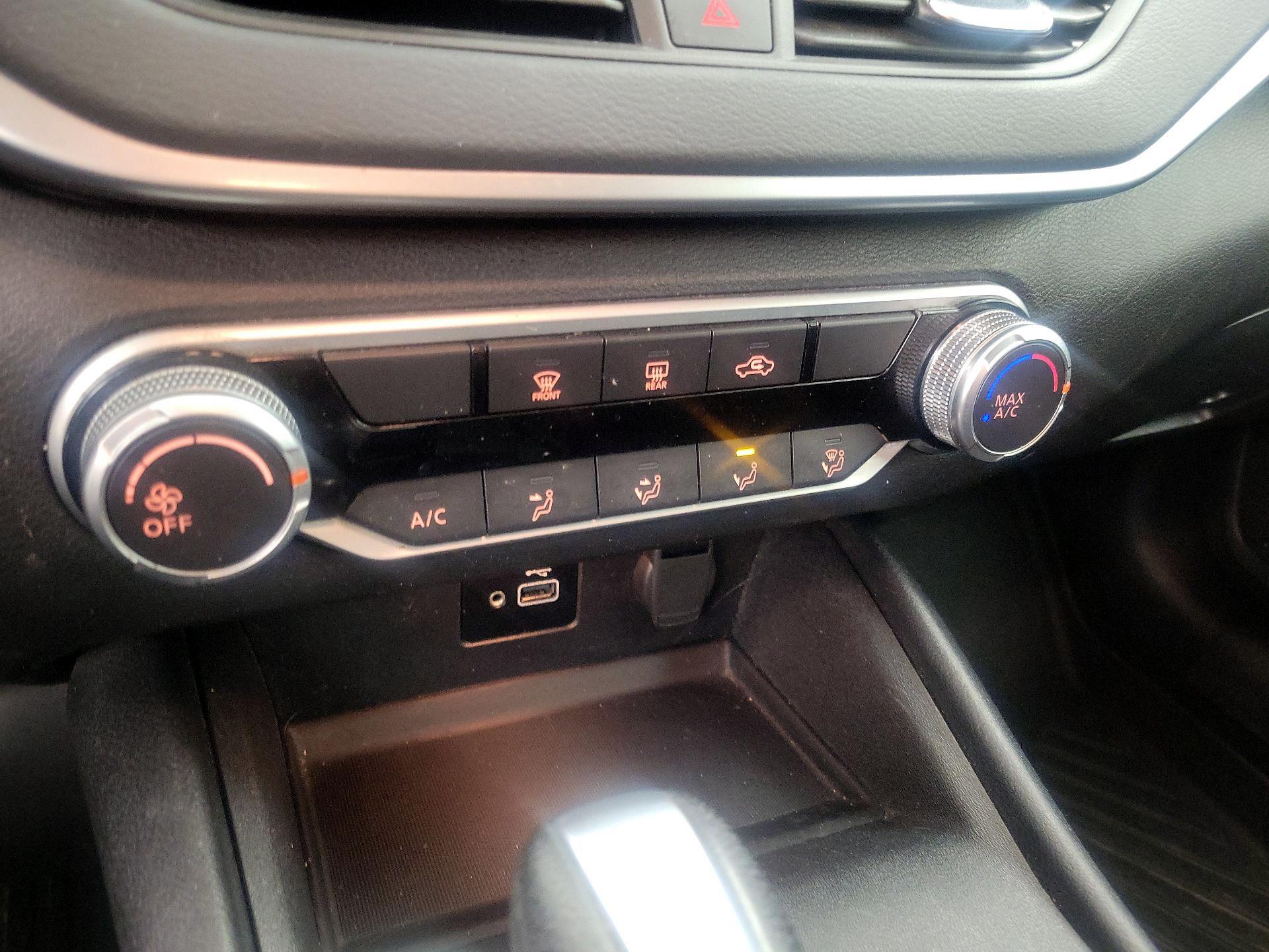 Thumbnail: 2021 Nissan Altima - 16