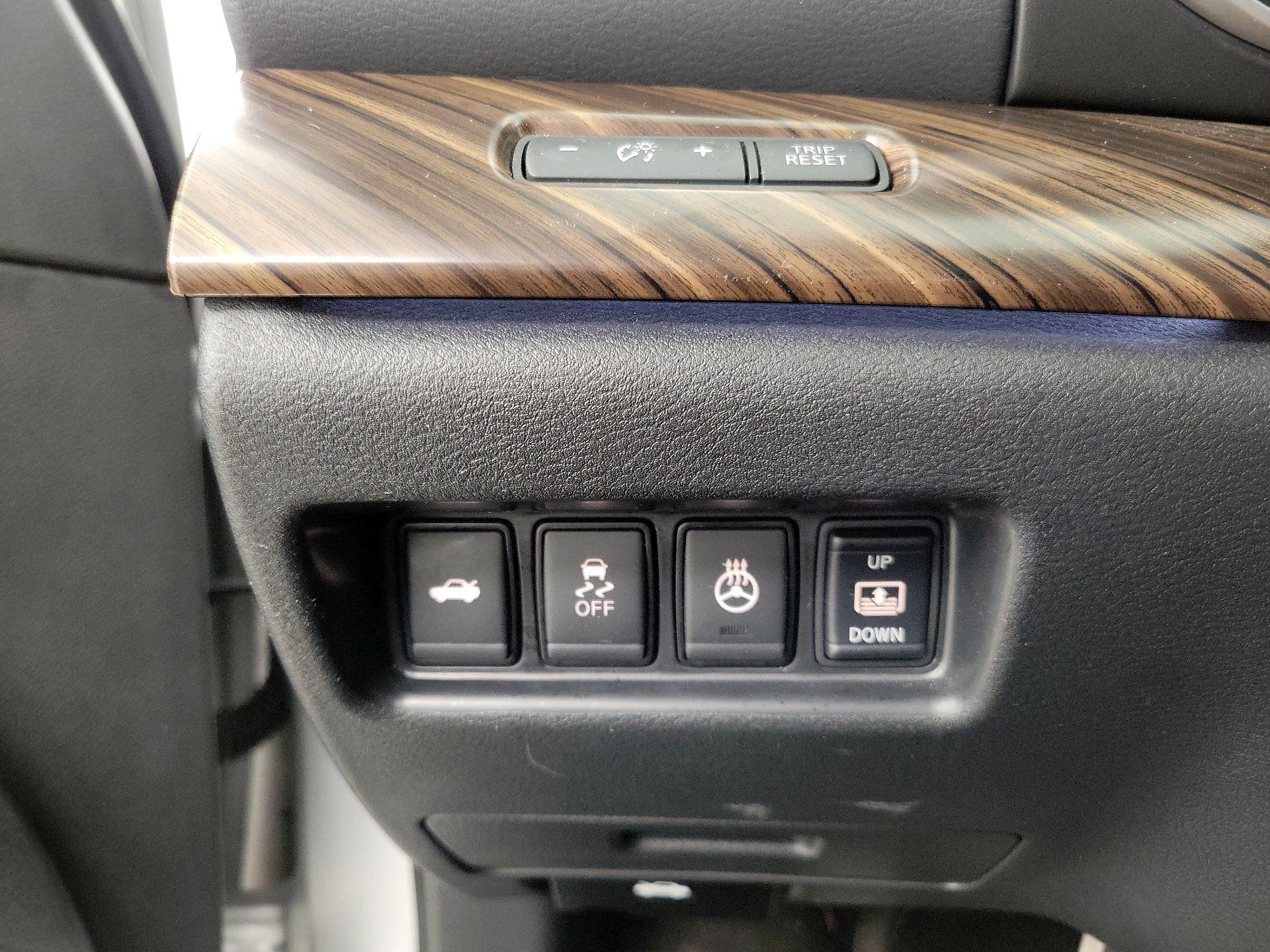 Thumbnail: 2017 Nissan Maxima - 13