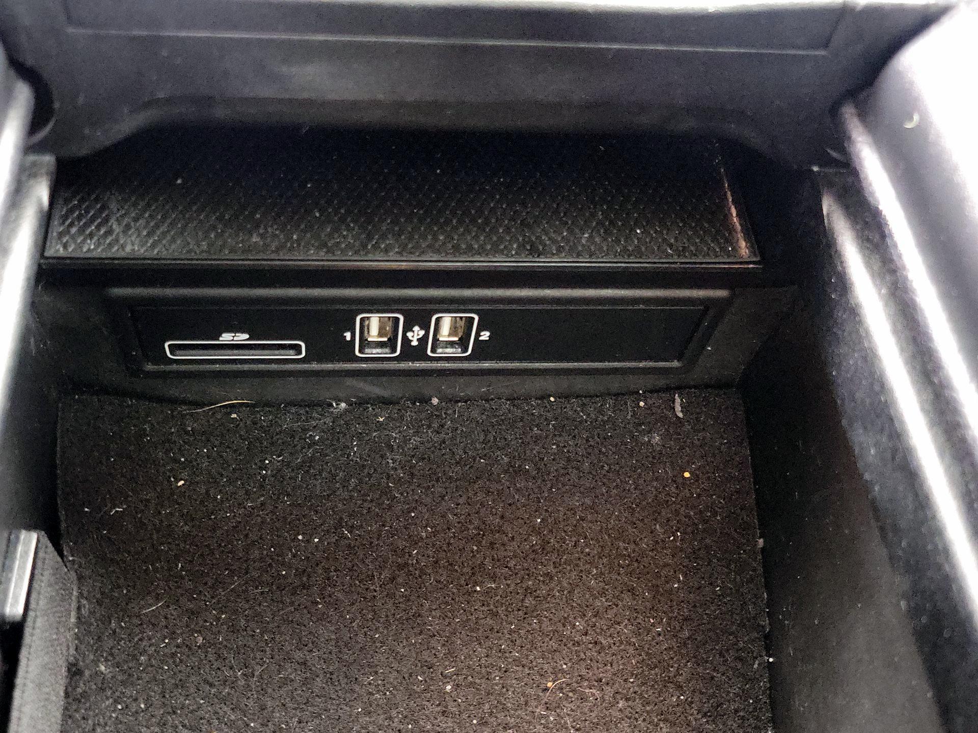 Thumbnail: 2016 Mercedes-Benz C-Class - 19