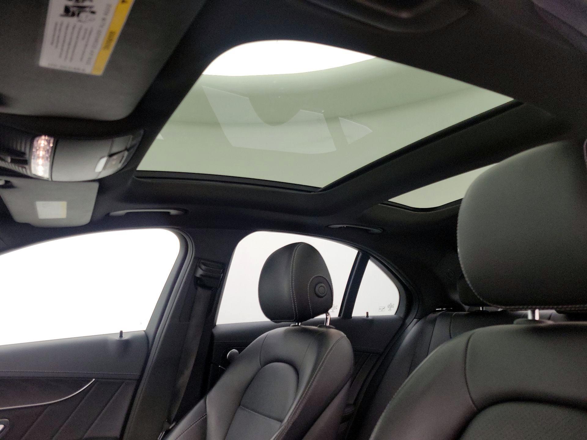 Thumbnail: 2016 Mercedes-Benz C-Class - 20