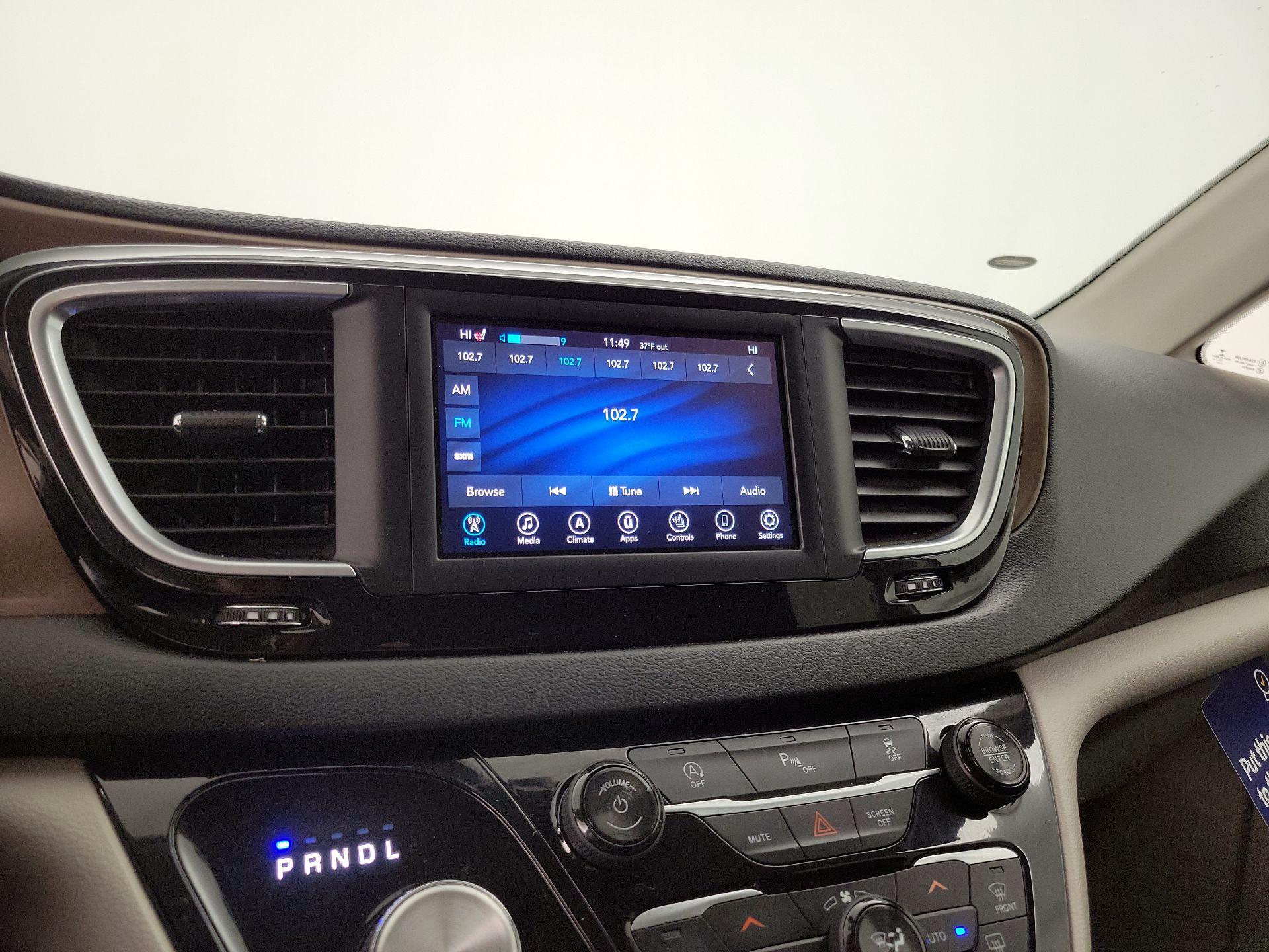 Thumbnail: 2018 Chrysler Pacifica - 15