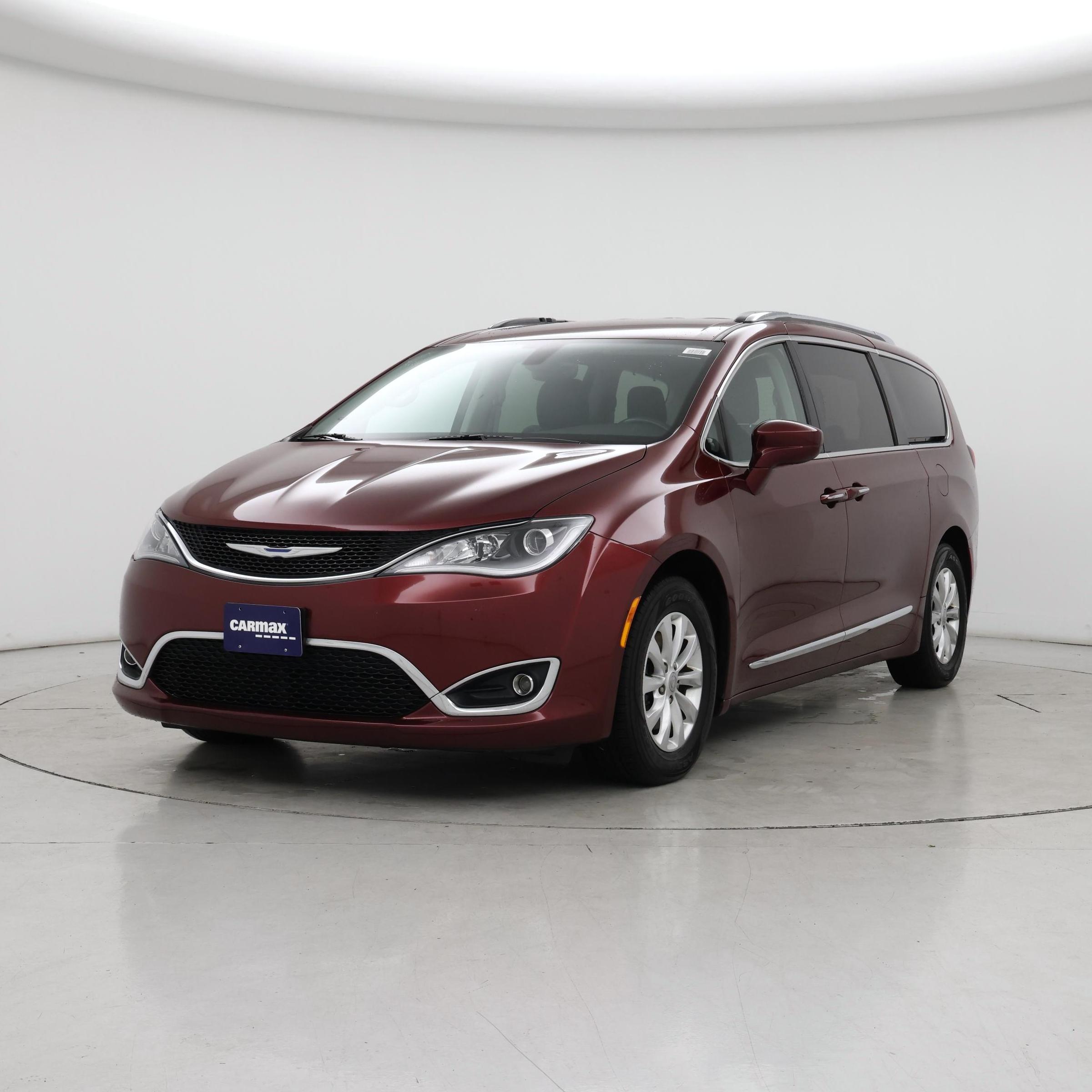 Thumbnail: 2018 Chrysler Pacifica - 4