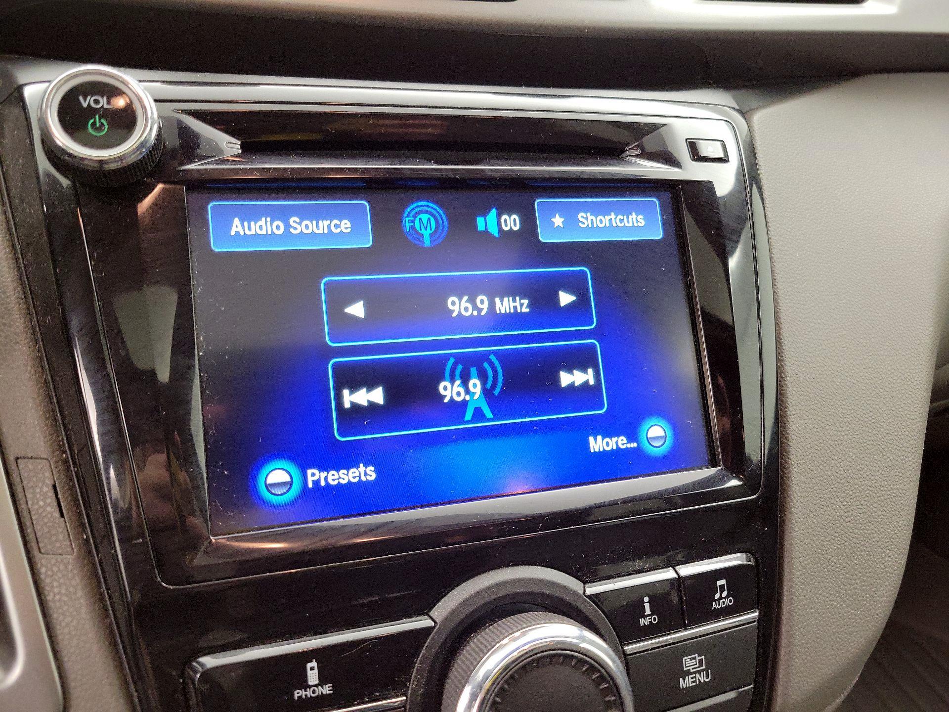 Thumbnail: 2016 Honda Odyssey - 15