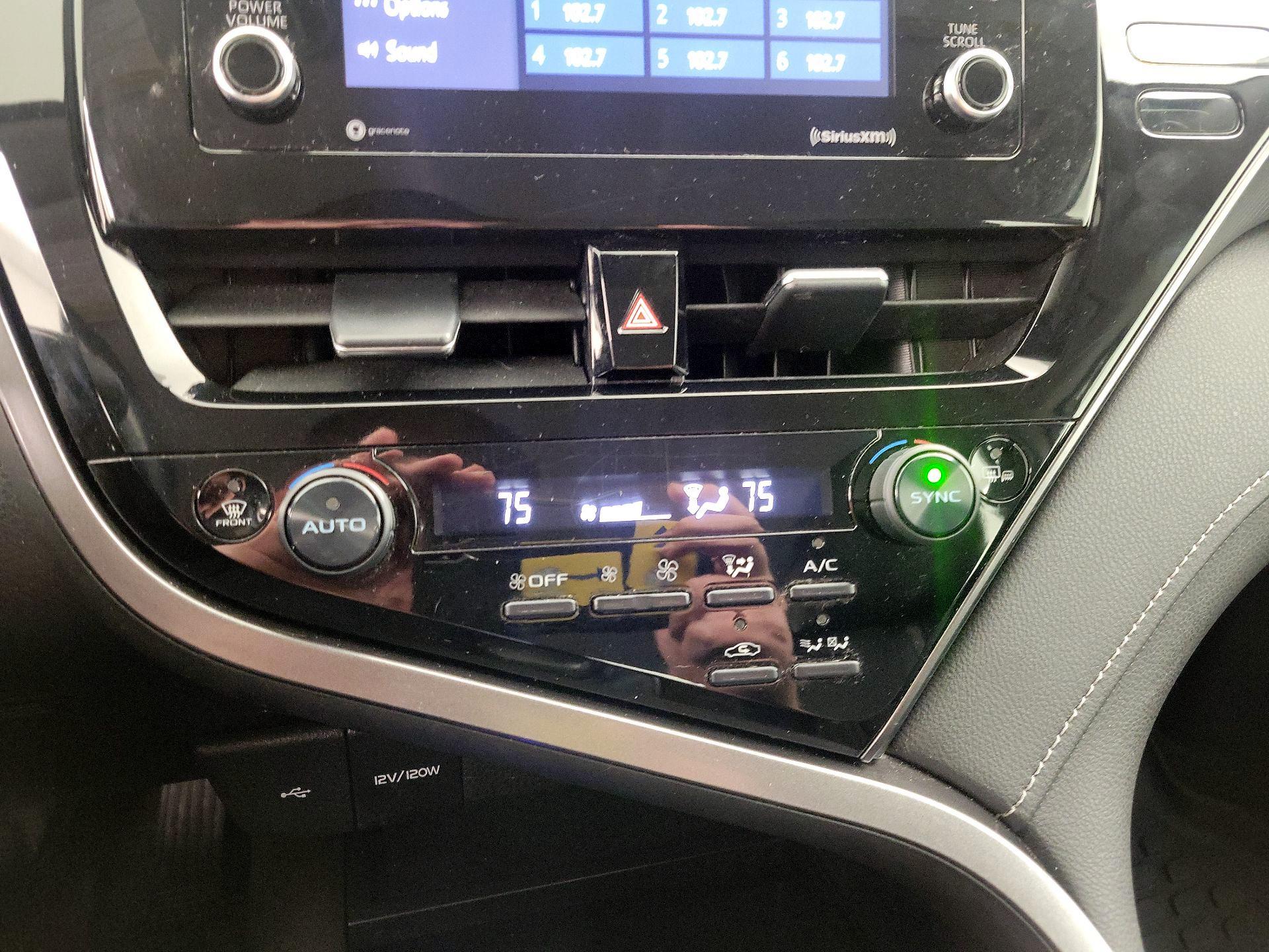 Thumbnail: 2021 Toyota Camry - 16