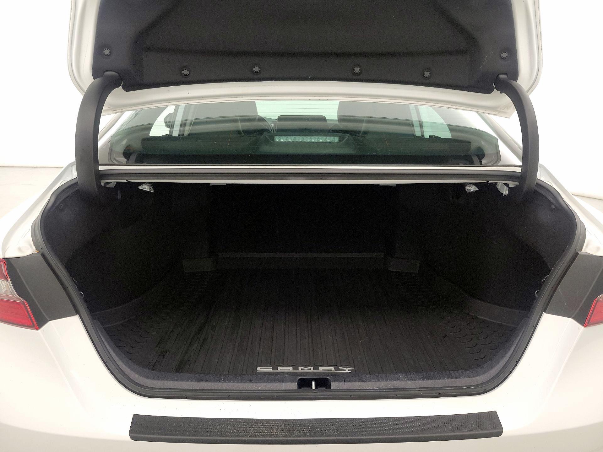 Thumbnail: 2021 Toyota Camry - 20