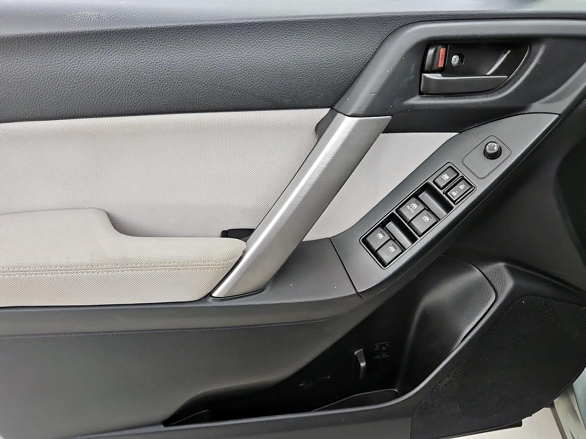 Thumbnail: 2015 Subaru Forester - 12