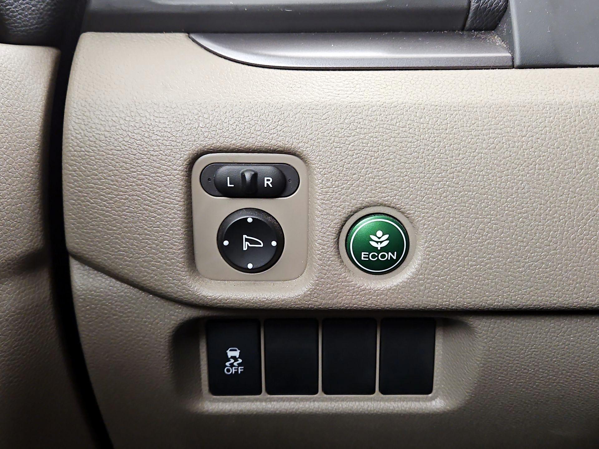 Thumbnail: 2016 Honda Pilot - 13