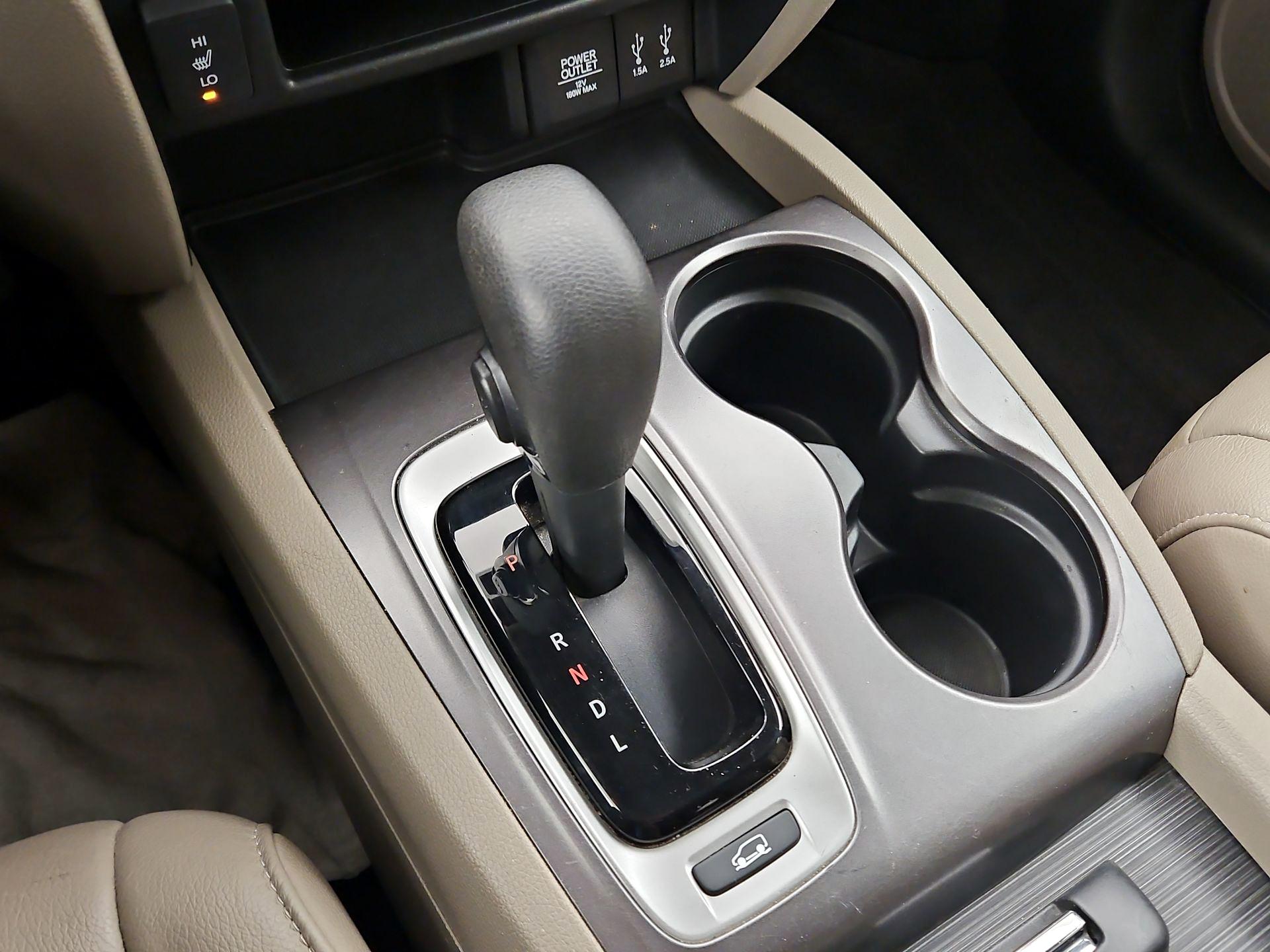 Thumbnail: 2016 Honda Pilot - 17