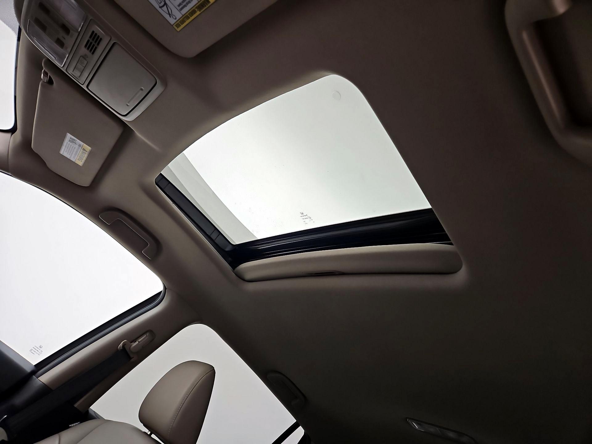 Thumbnail: 2016 Honda Pilot - 19